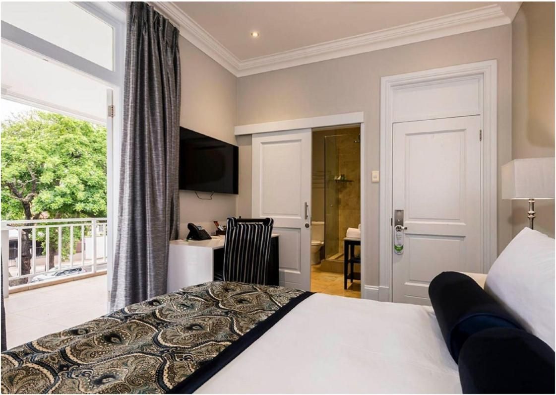 Deluxe Queen Room