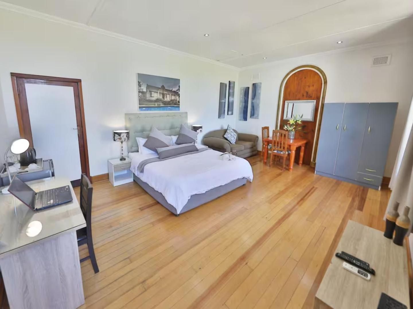 Luxury King Room