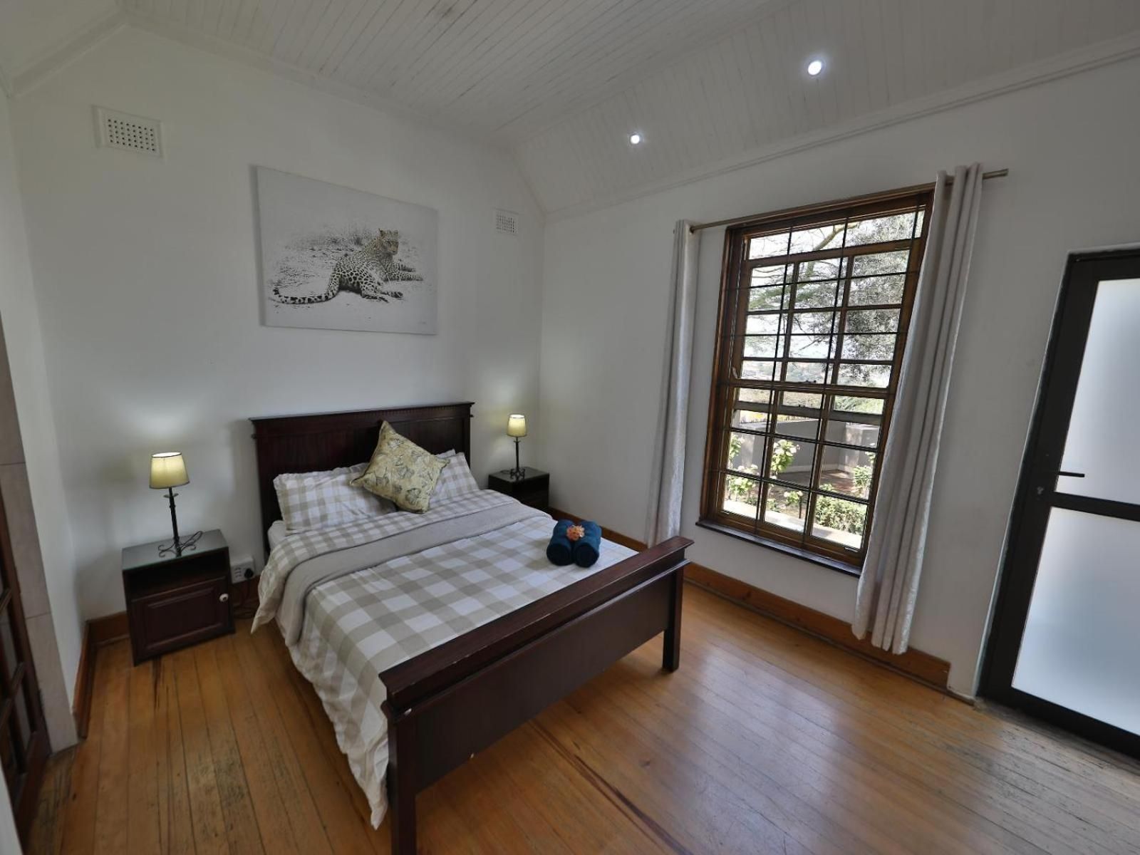 Comfort Queen Room