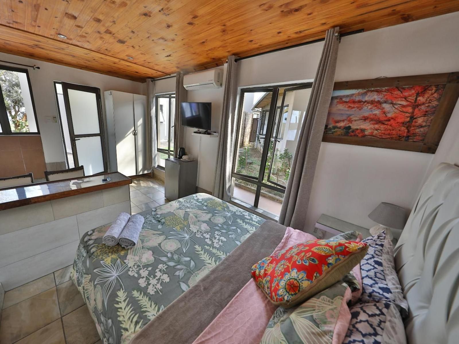 Economy Queen Room