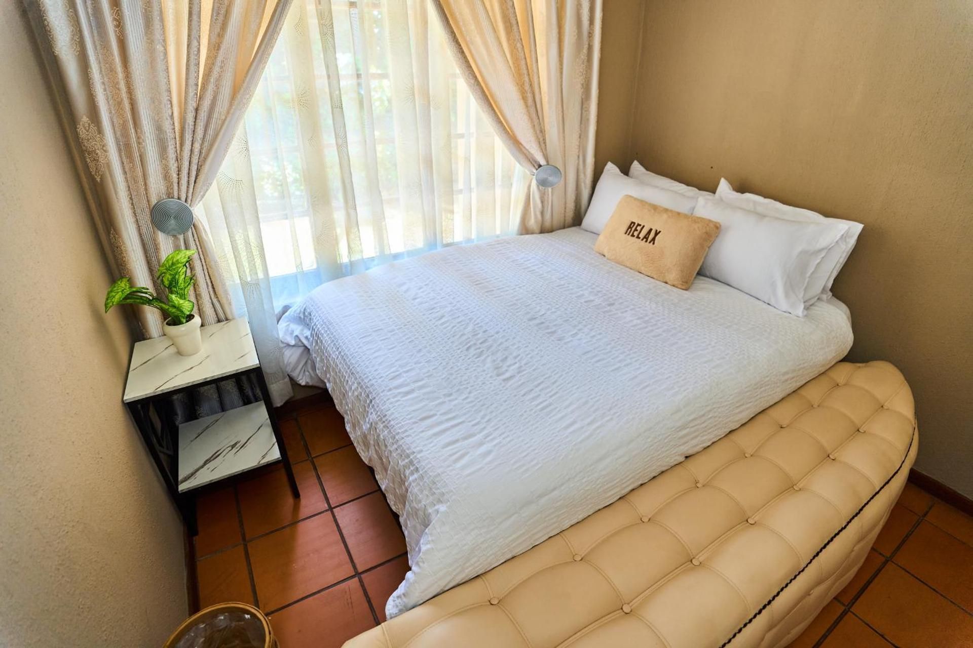 Double Room with Shared Bathroom
