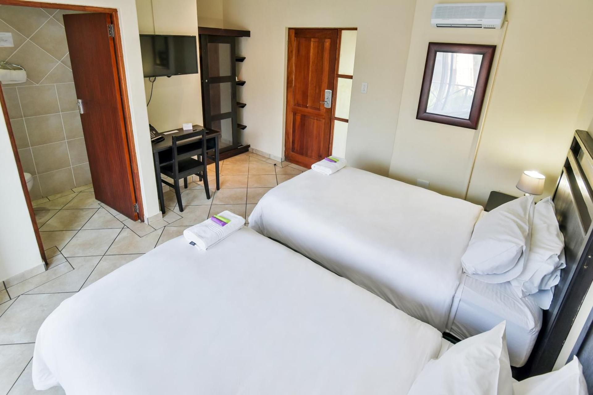 The Venue Country Hotel & Spa Standard Twin Room 3