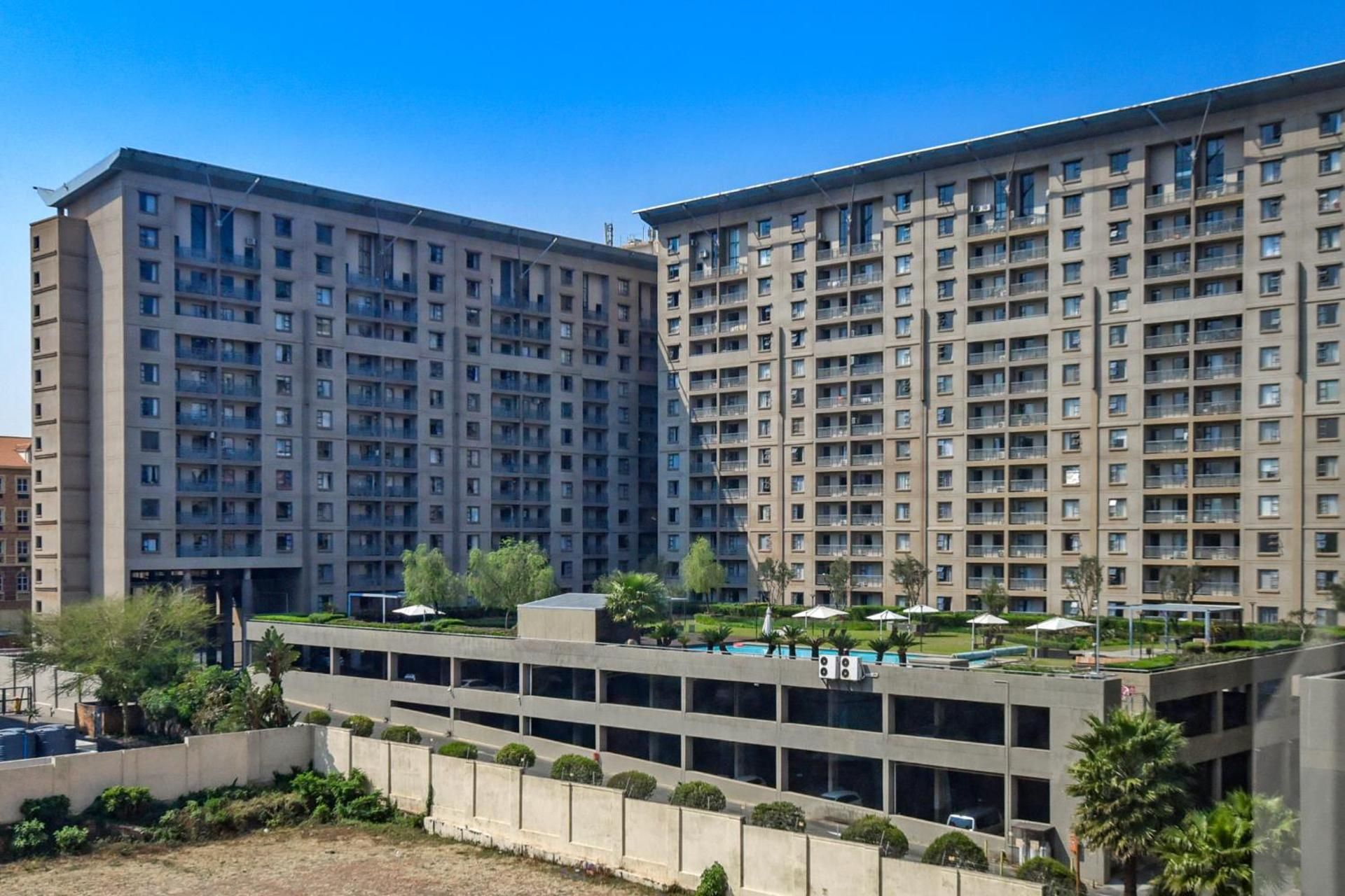 Westpoint Sandton Prime with hotel pool