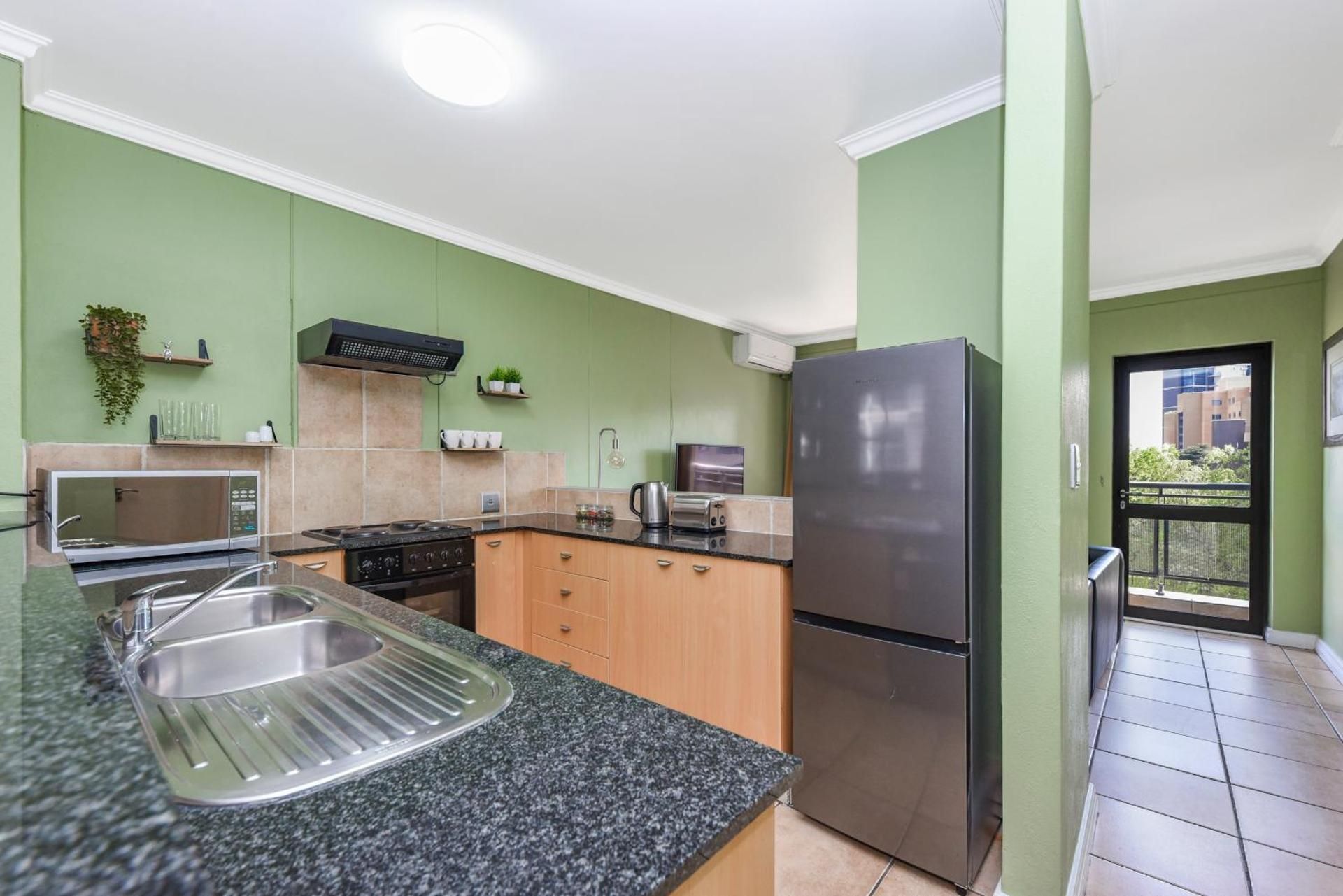 Westpoint Sandton Prime with hotel pool Two-Bedroom Apartment 2