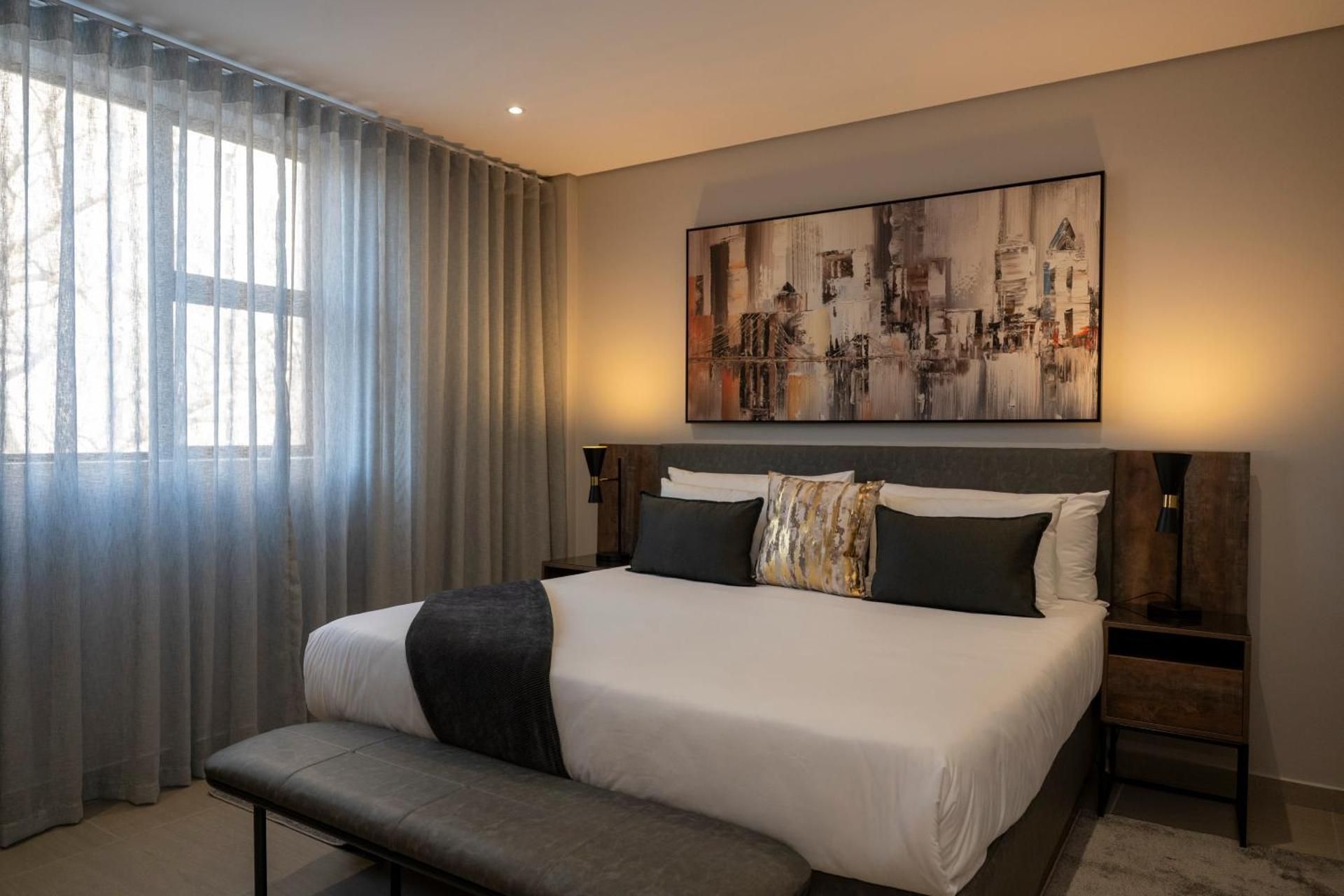 Deluxe One-Bedroom Apartment