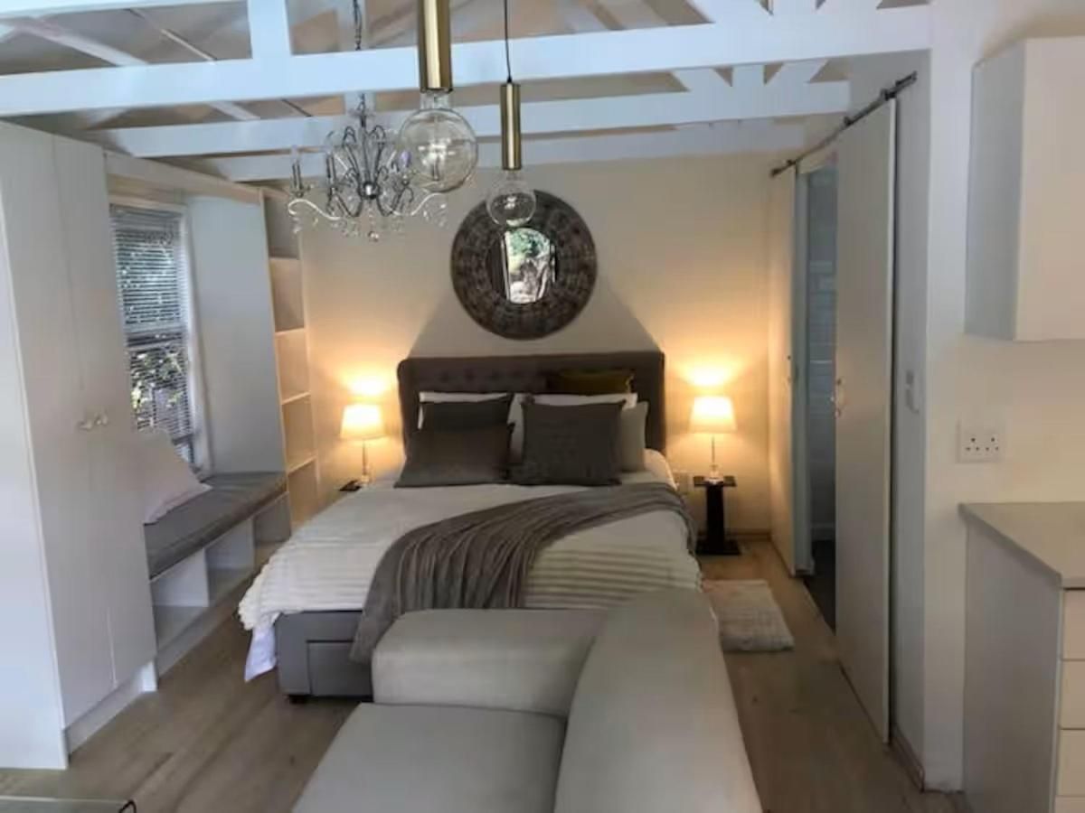 Deluxe Queen Suite