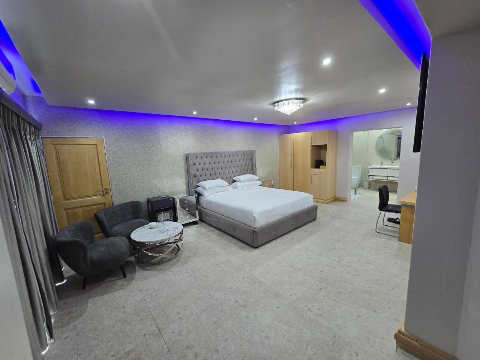 Deluxe Suite