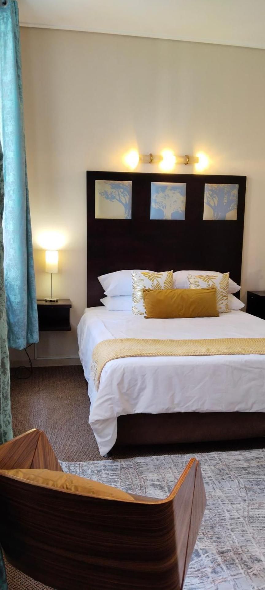 Deluxe Double Room (2 Adults + 1 Child)