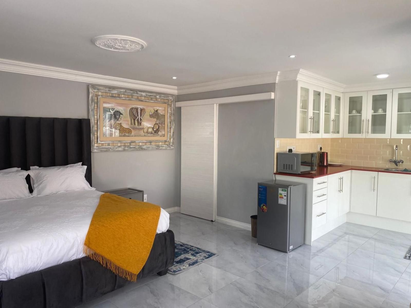 Deluxe Queen Room