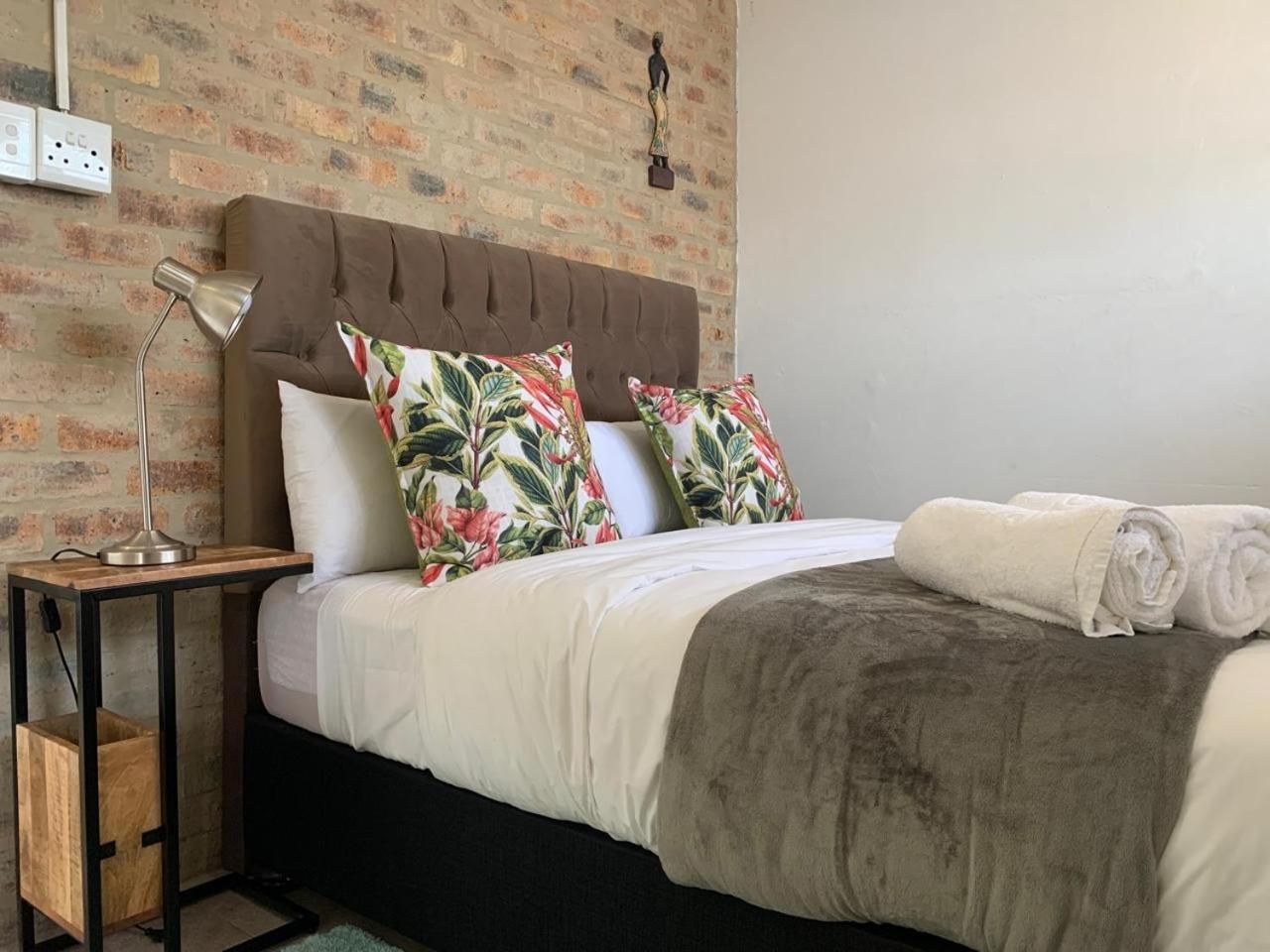 Queen Room with Garden View