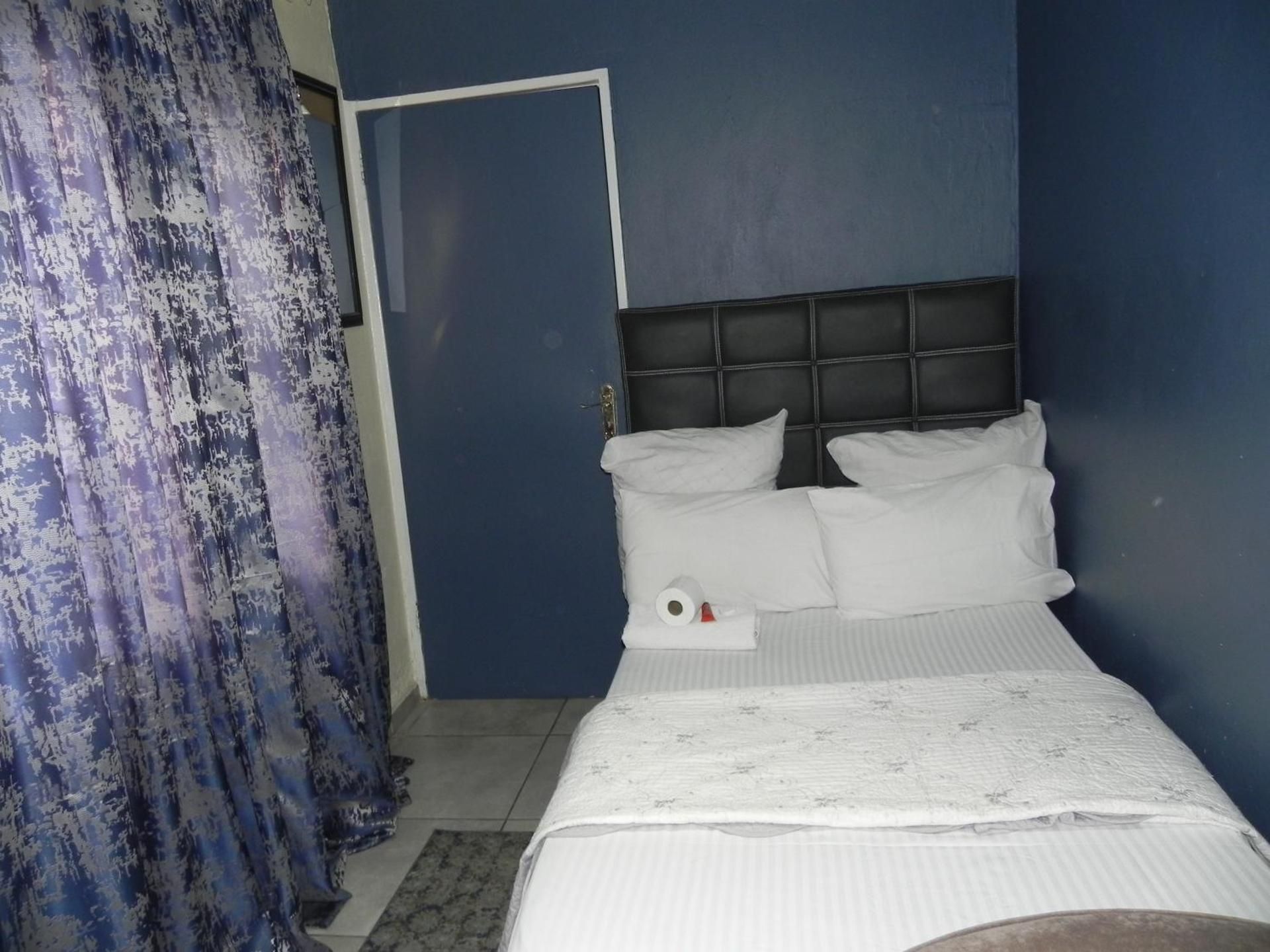 Queen Room - Disability Access