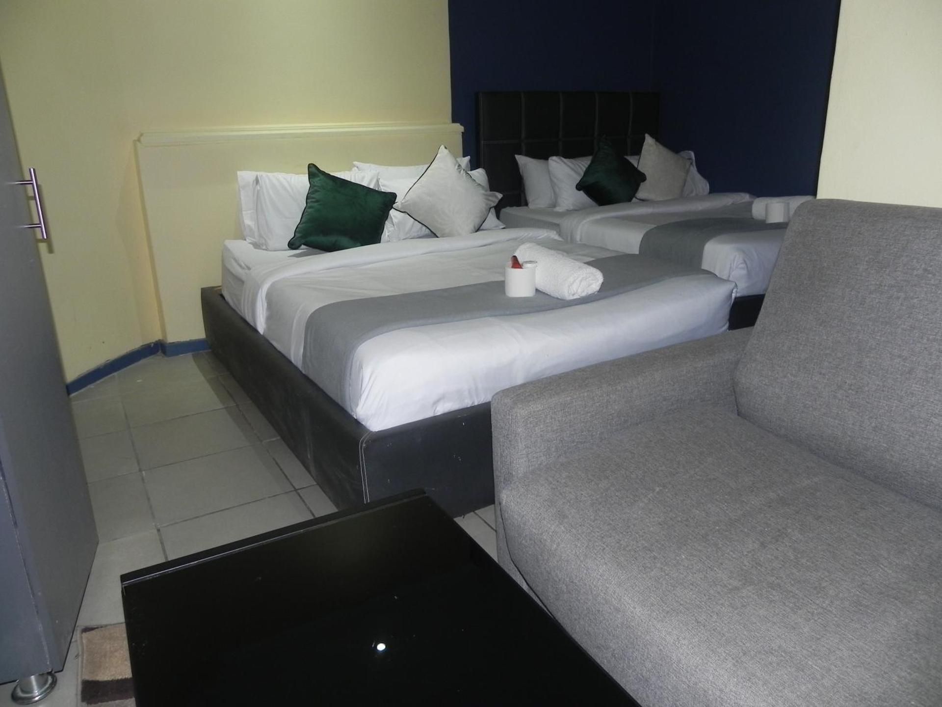 Deluxe Family Suite