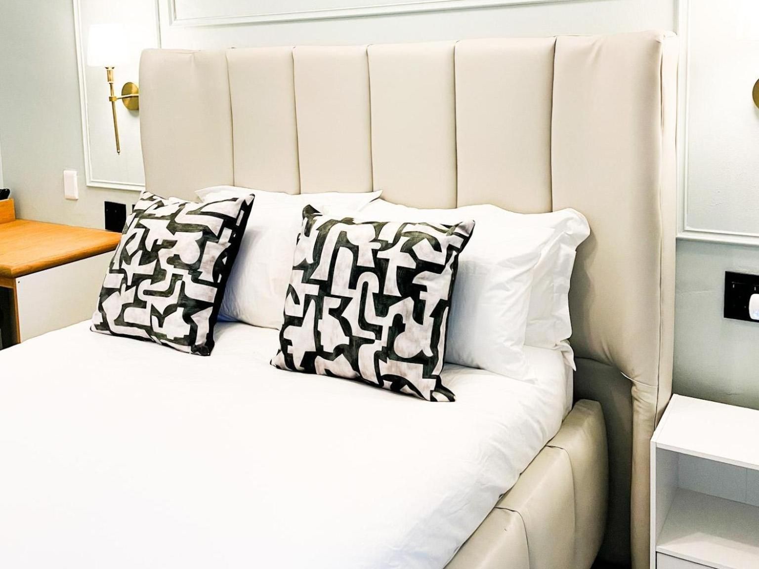 Luxury Queen Room