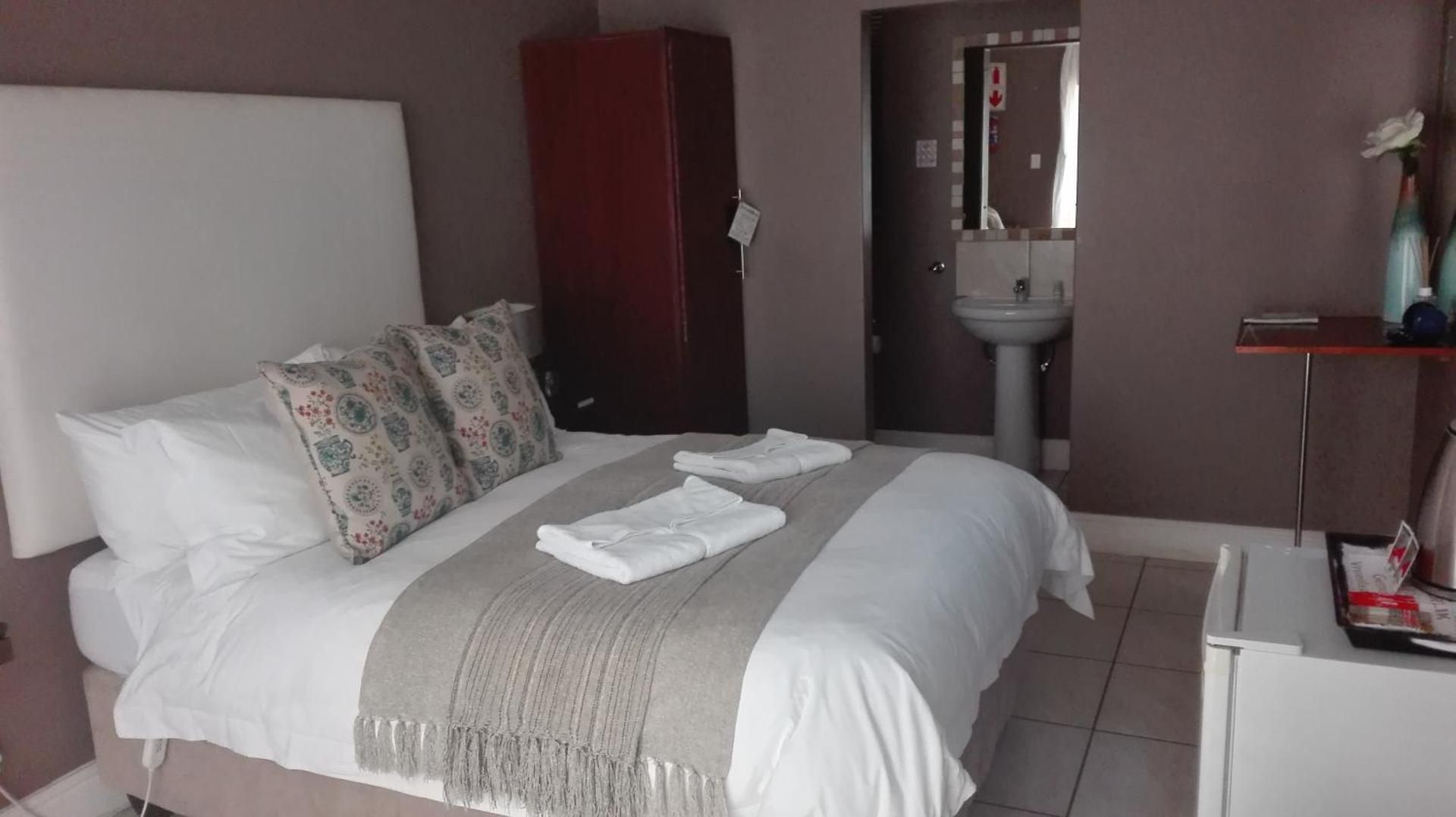 Double Room with Private Bathroom