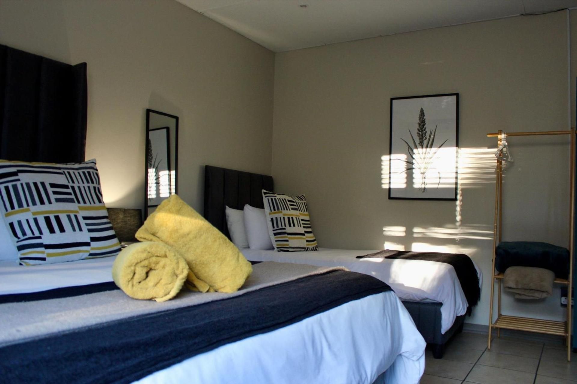 Queen Room with Pool View