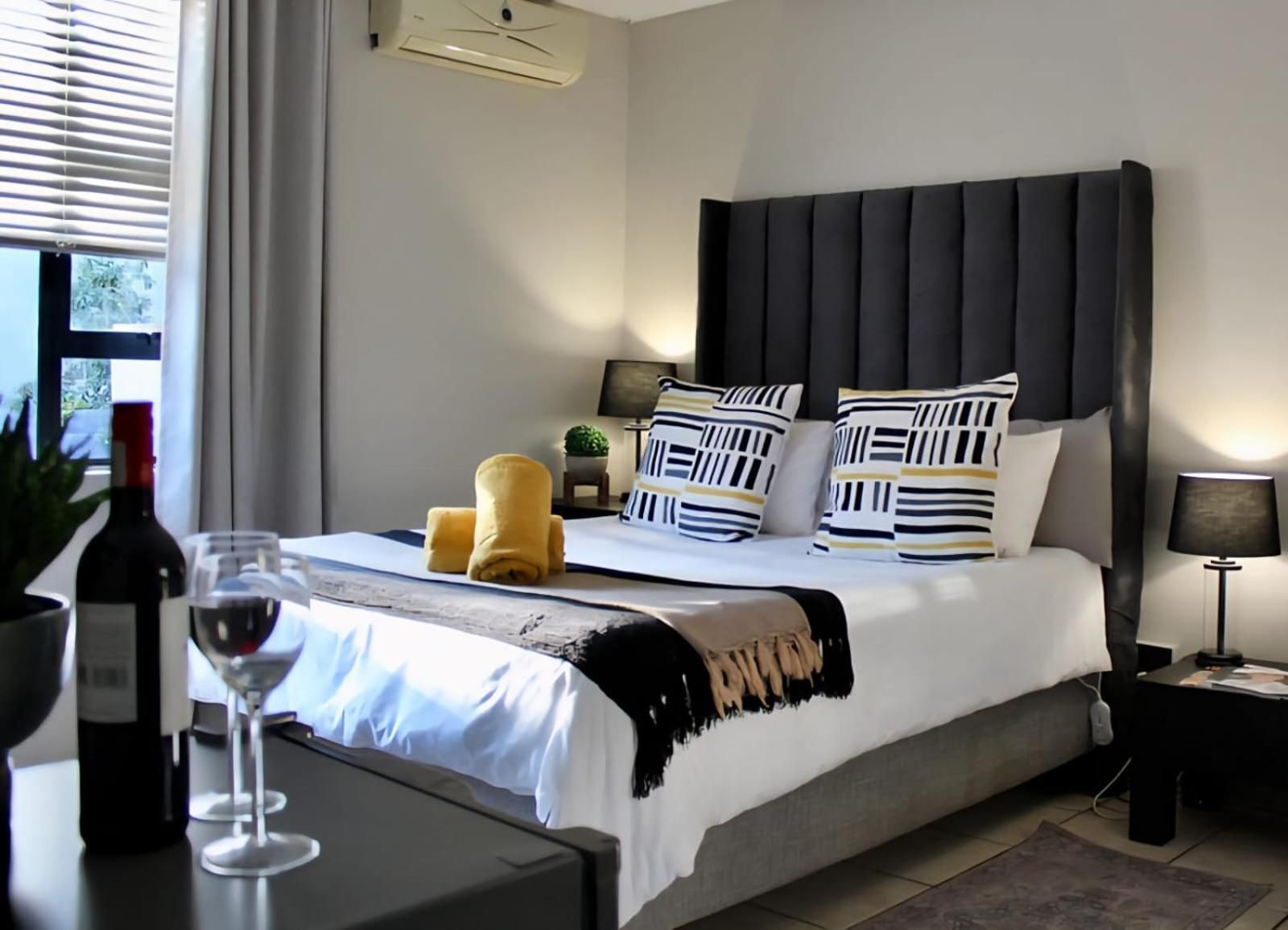 Queen Room with Pool View