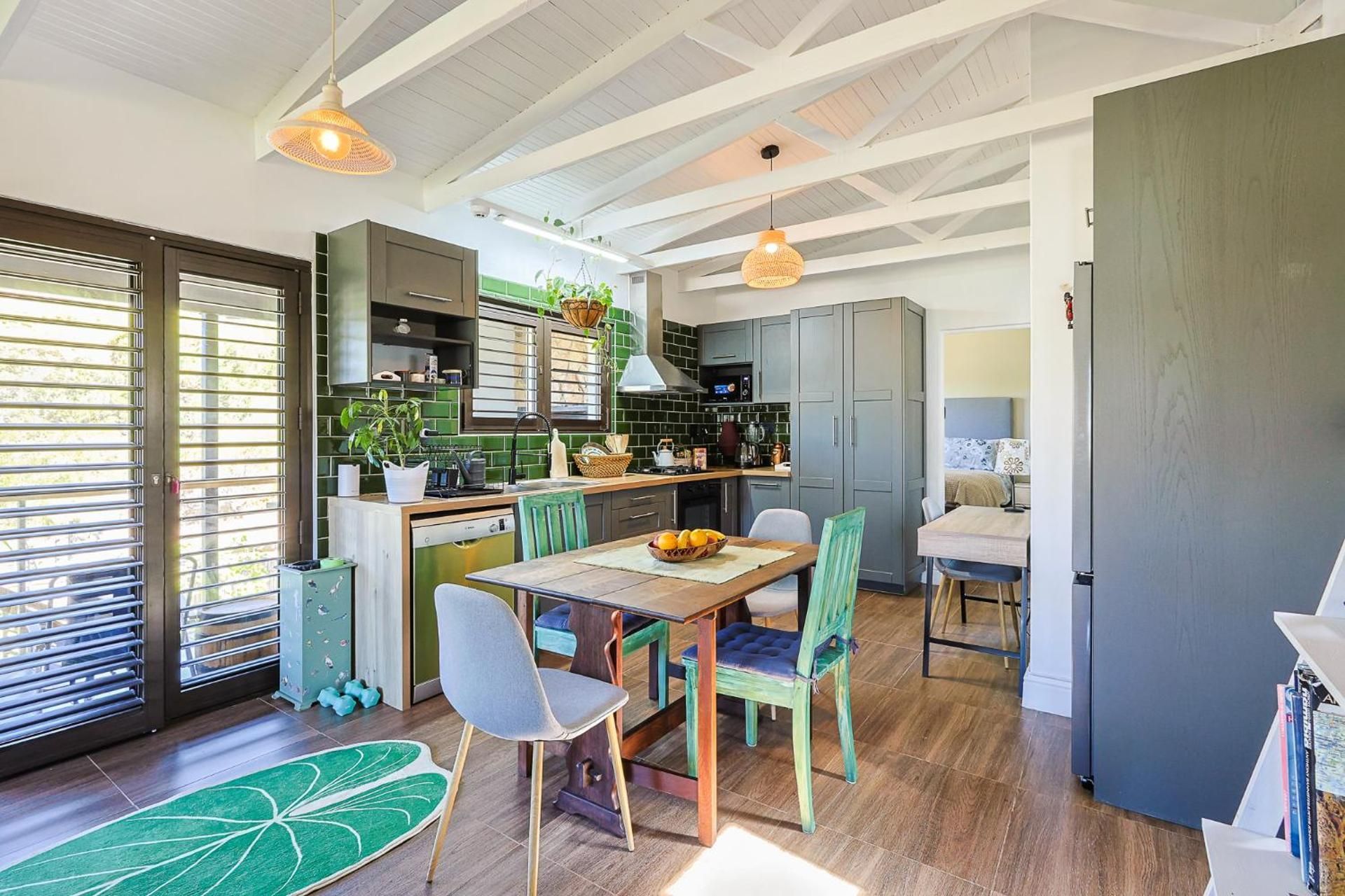 New Mountain Retreat with Scenic Views Apartment with Pool View  2