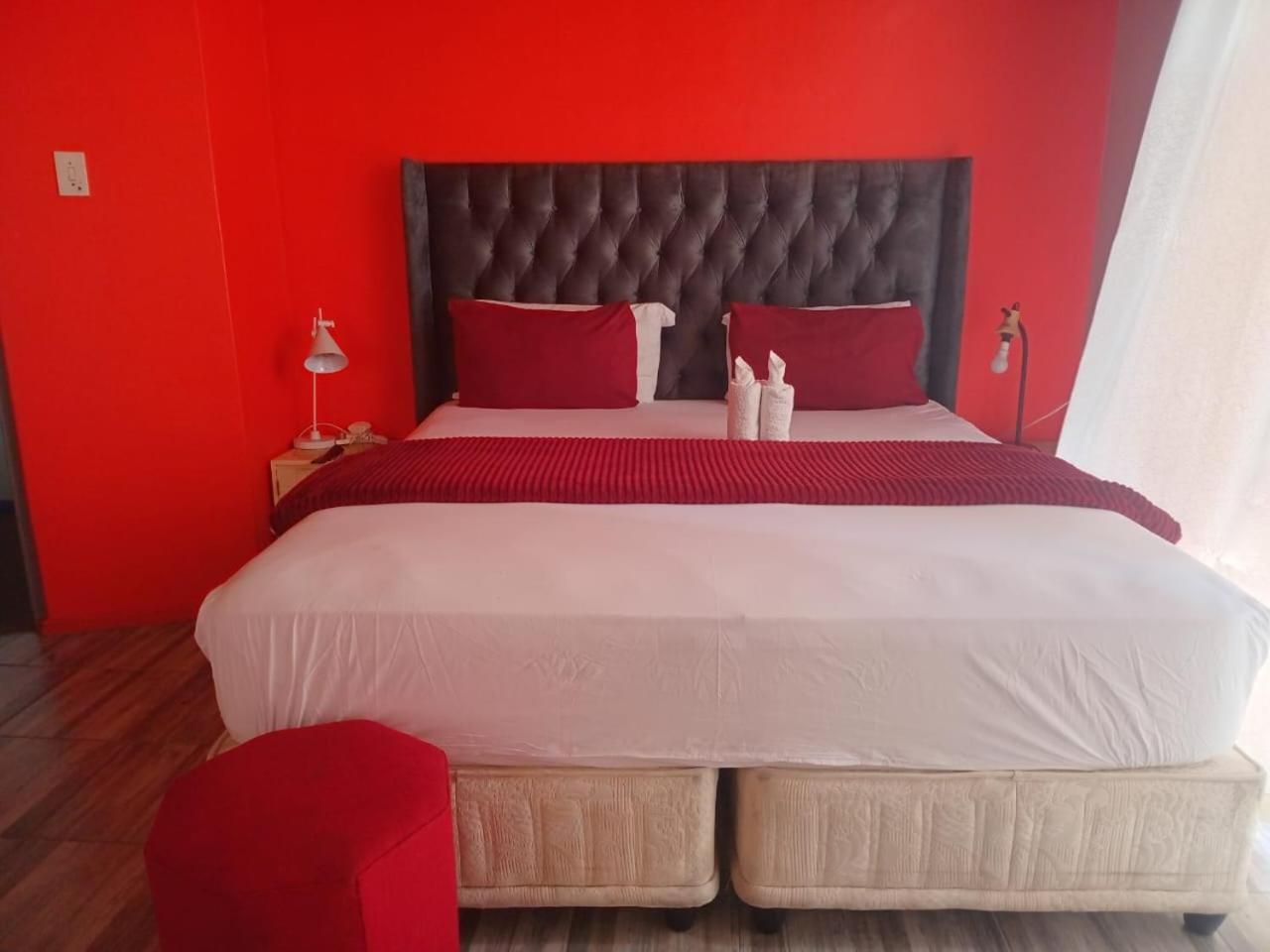 Deluxe Queen Room