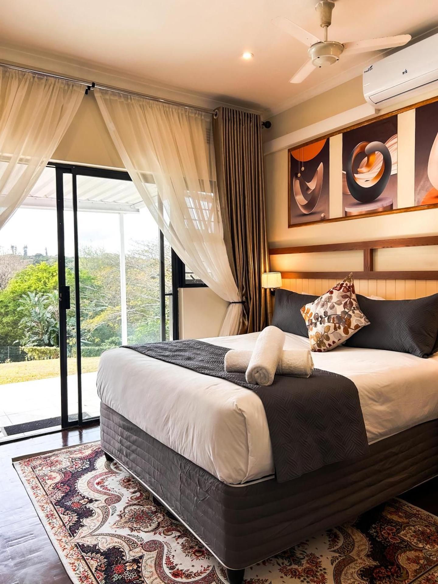 Deluxe Queen Room