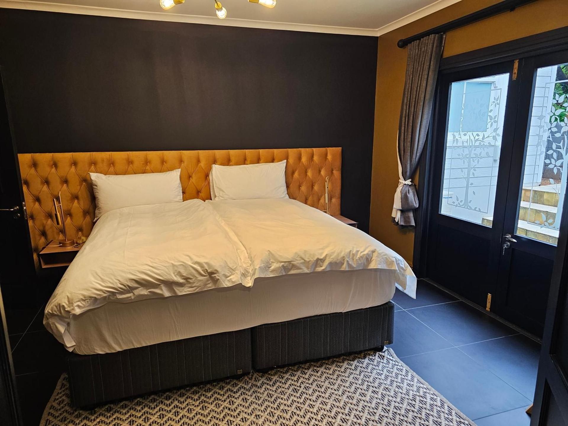 Deluxe King Suite