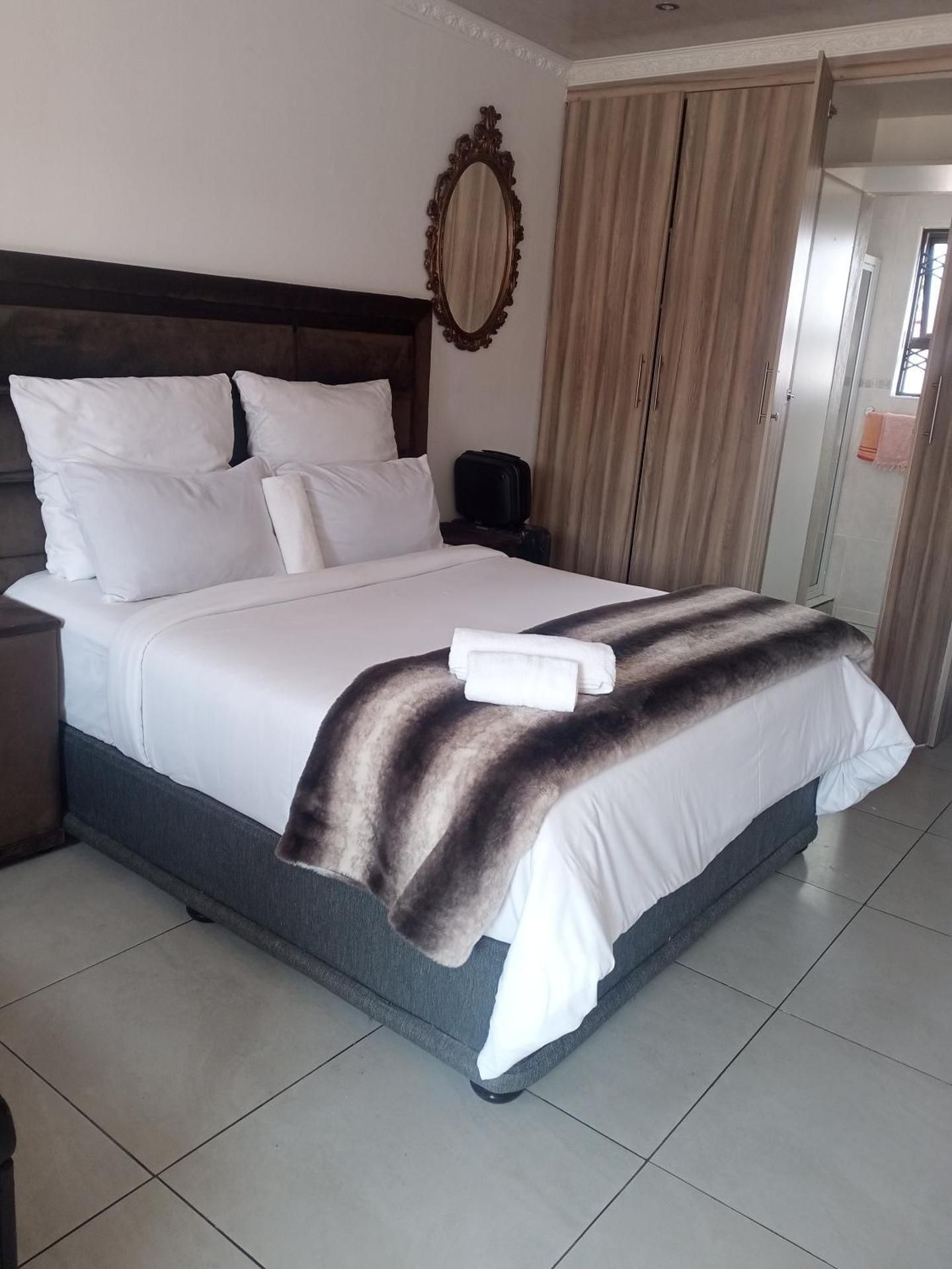 Deluxe Double Room with Shower