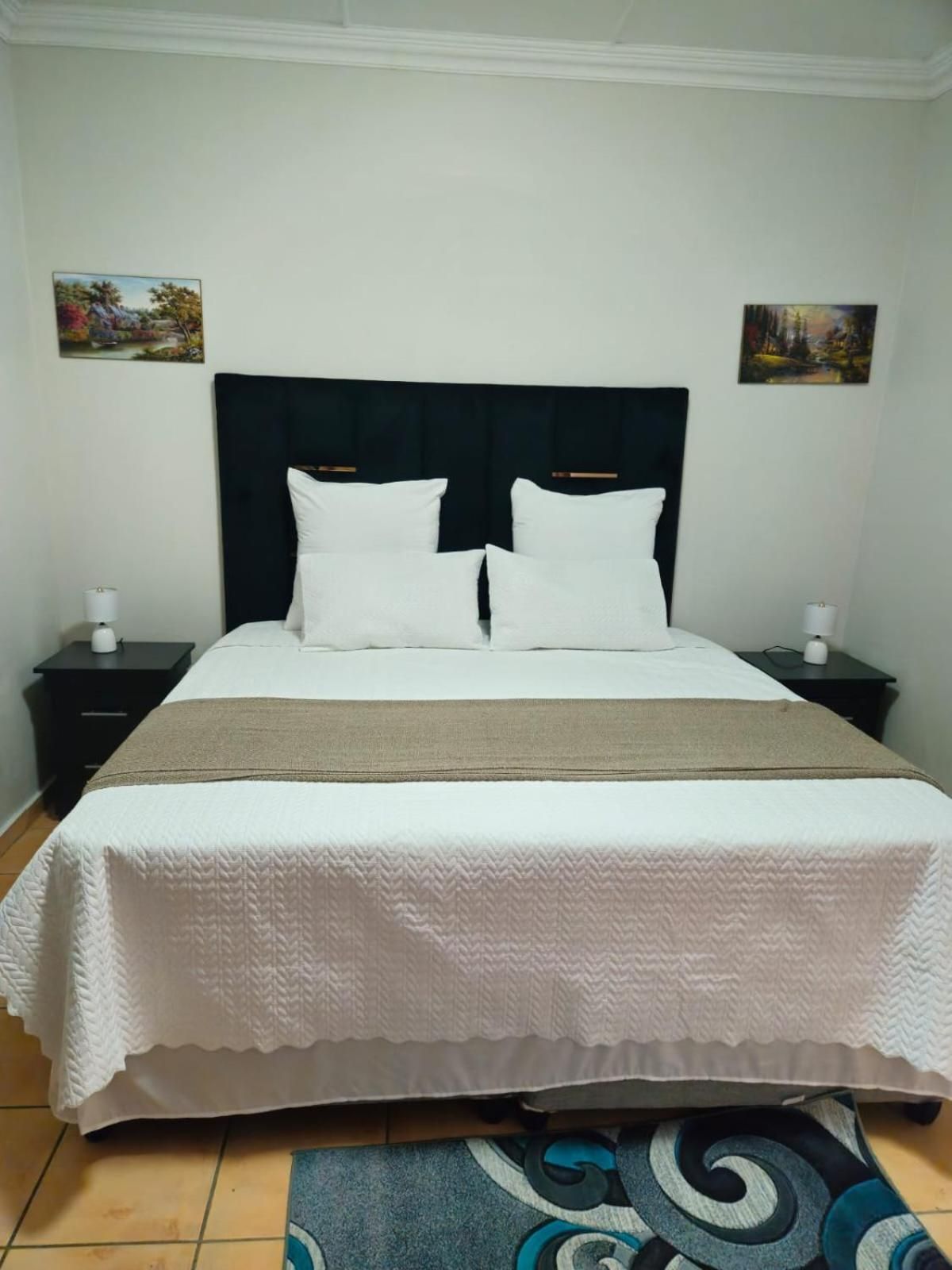 Deluxe Double Room (2 Adults + 1 Child)