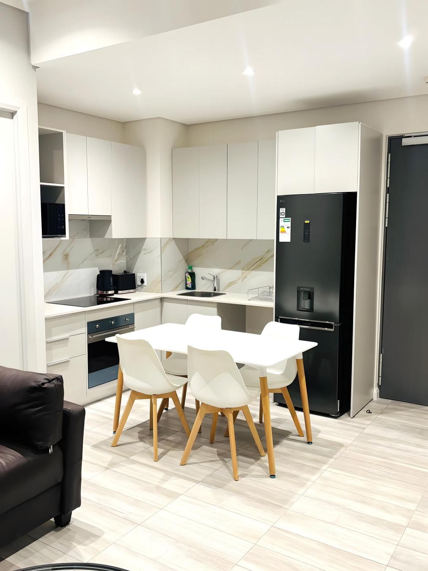 Deluxe One-Bedroom Apartment