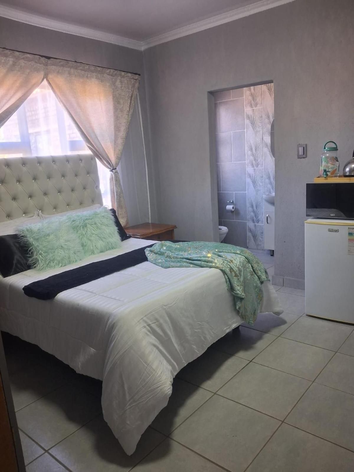 Double Room with Private Bathroom
