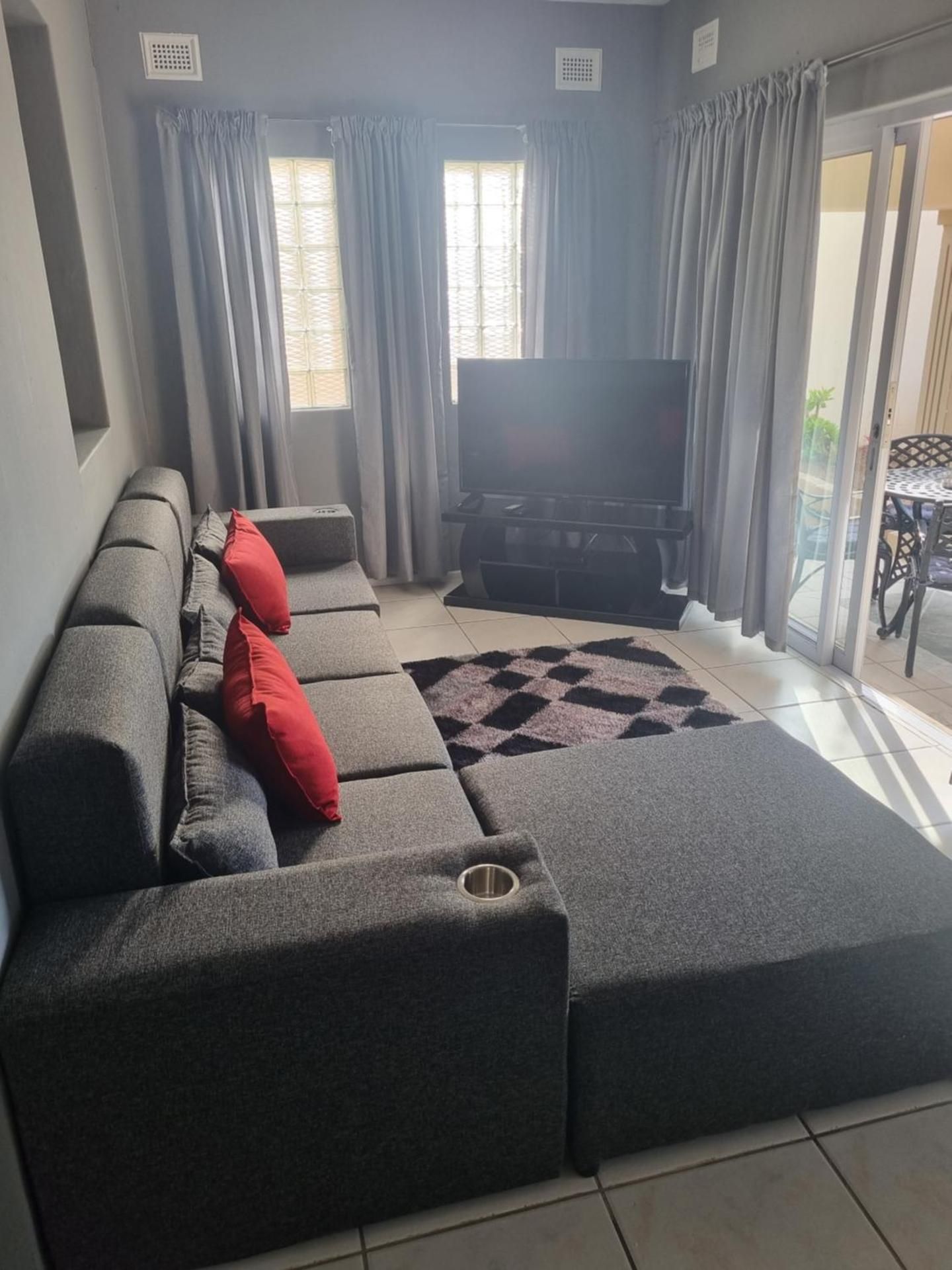 Deluxe Family Room