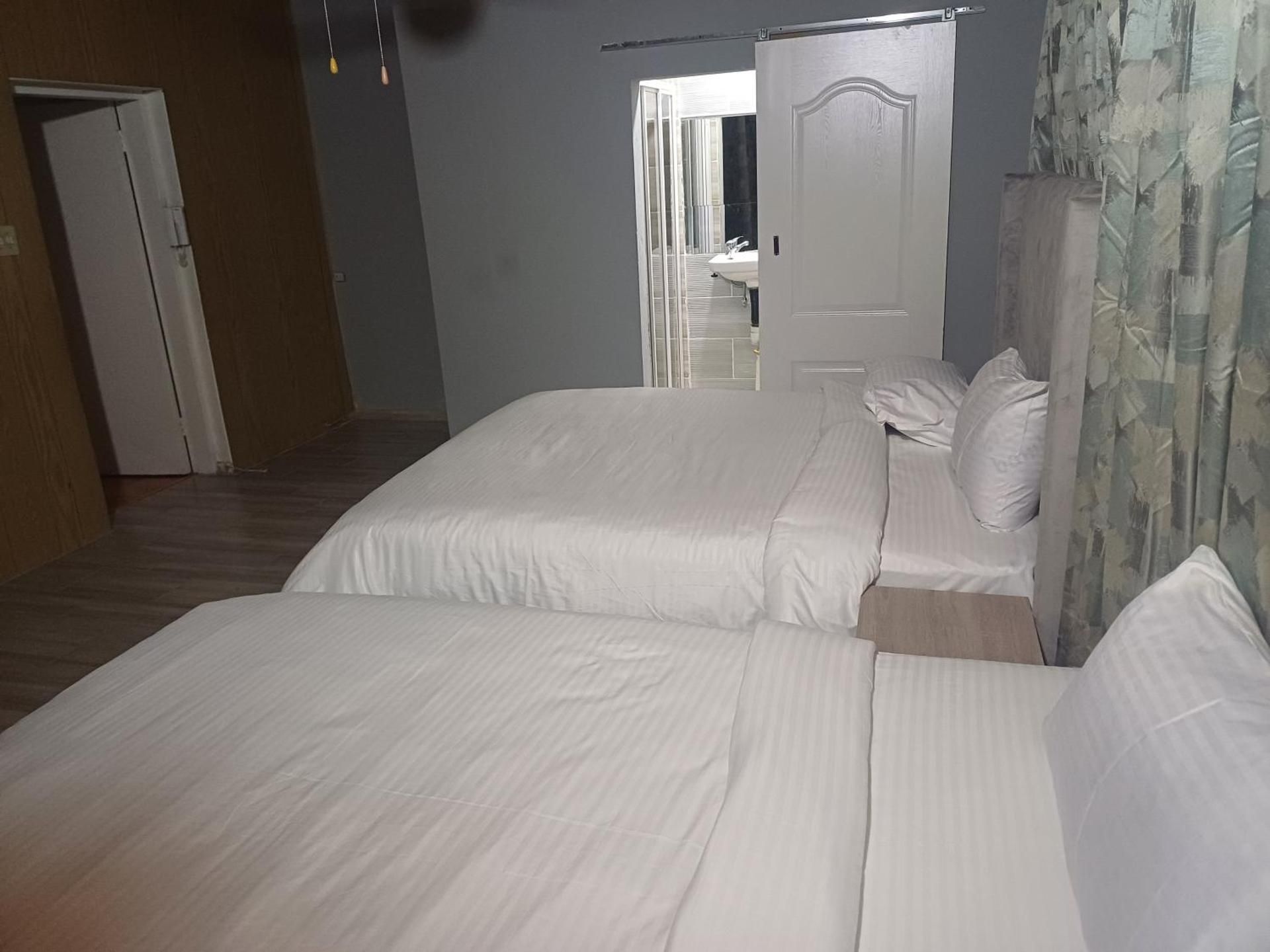 Comfort Triple Room with Shower