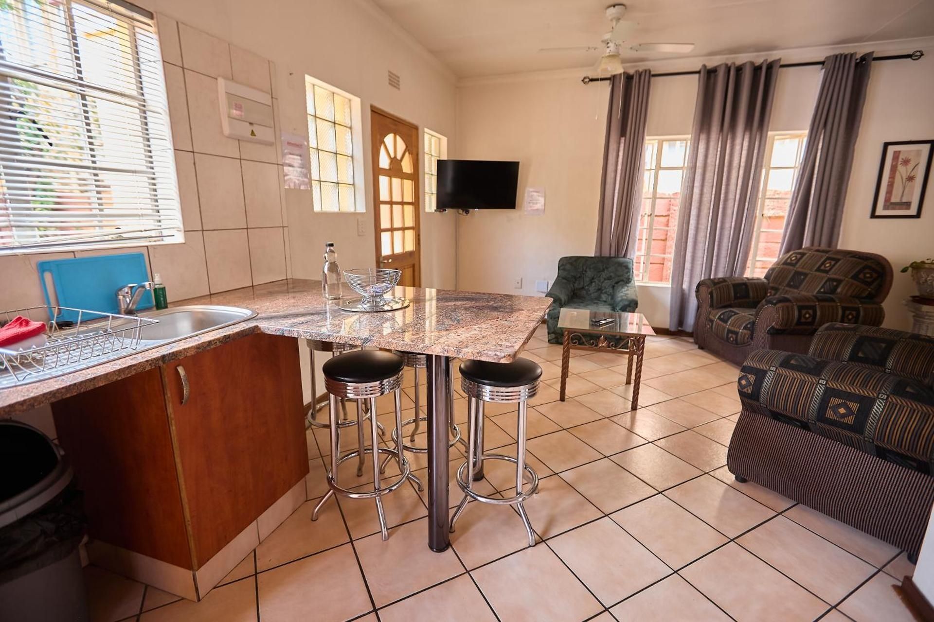 Apartment With Shared Bathroom