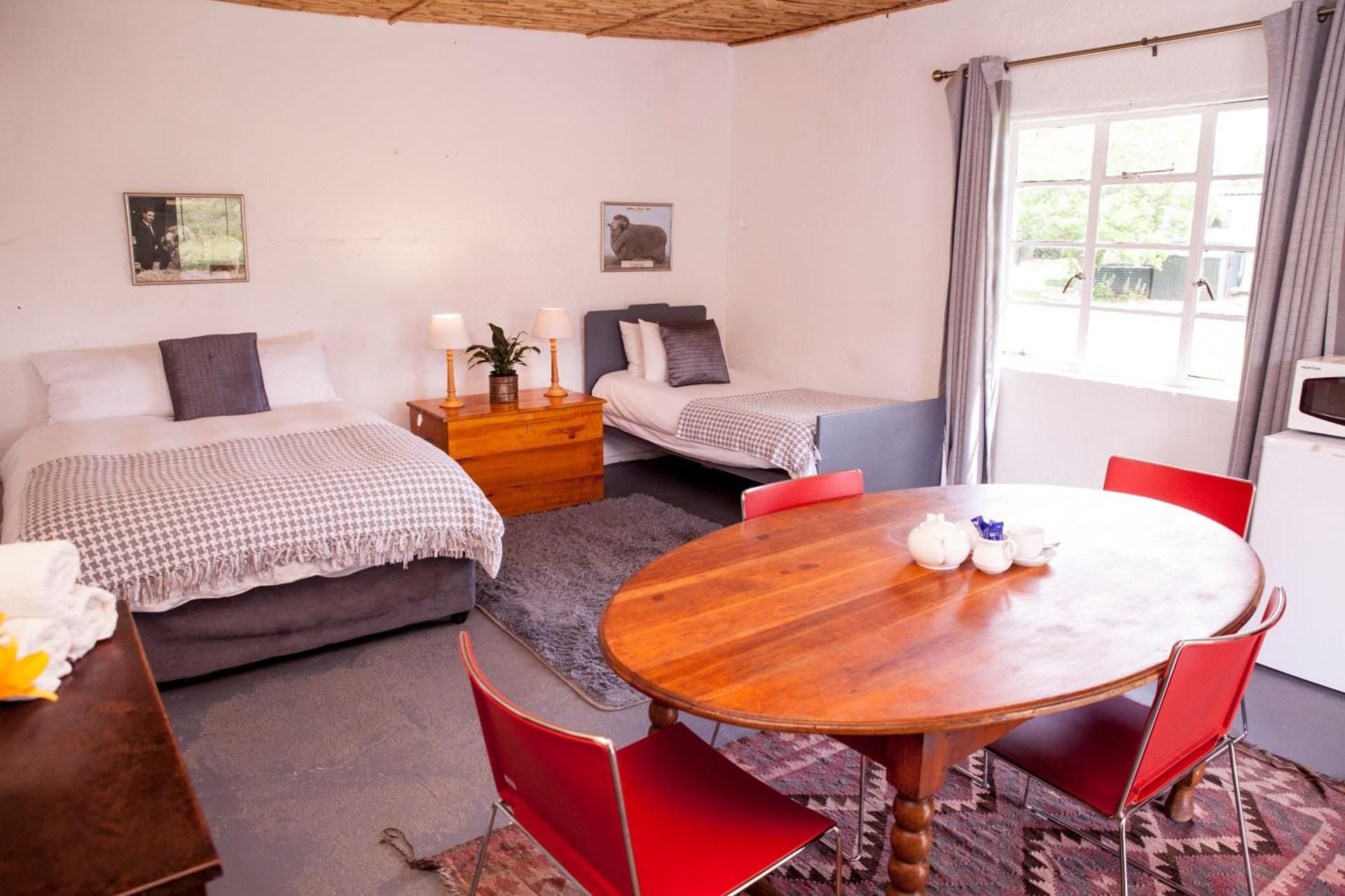 Basic Triple Room with Shared Bathroom