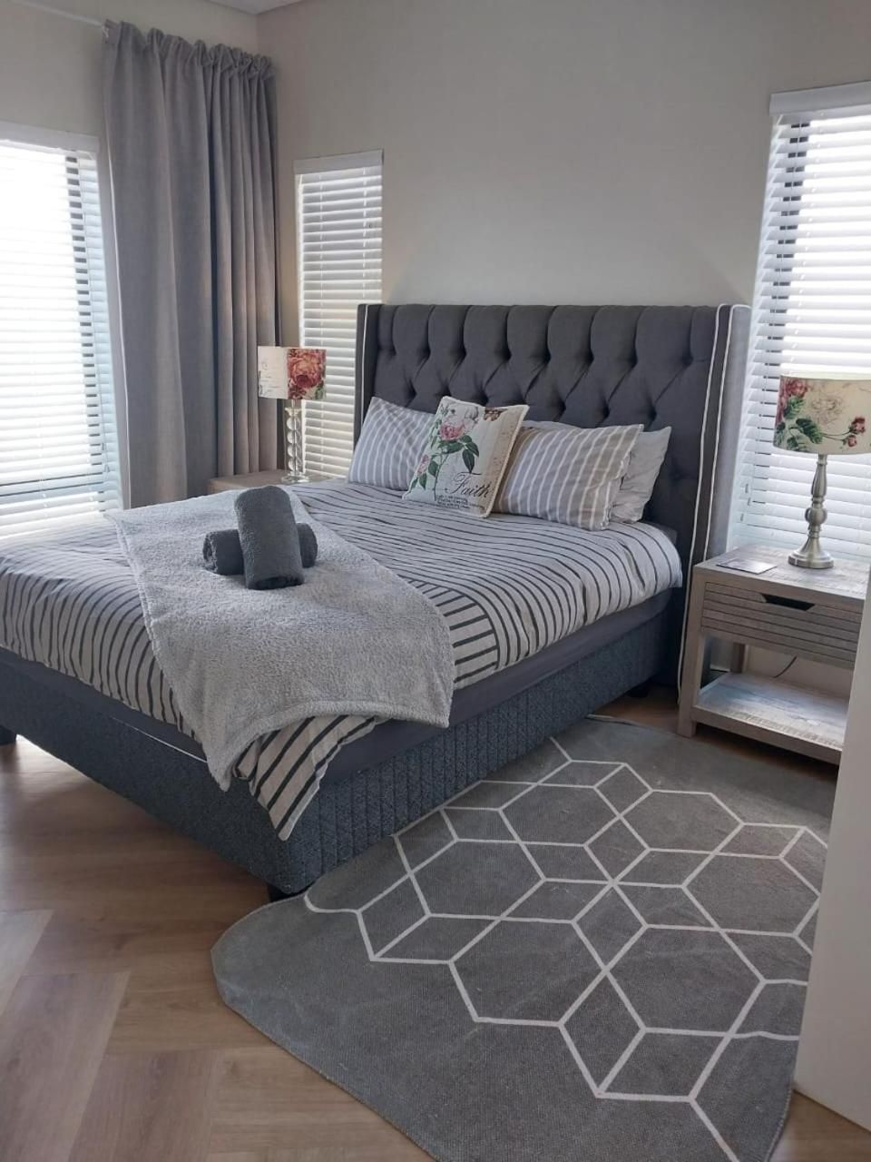 Deluxe Queen Suite
