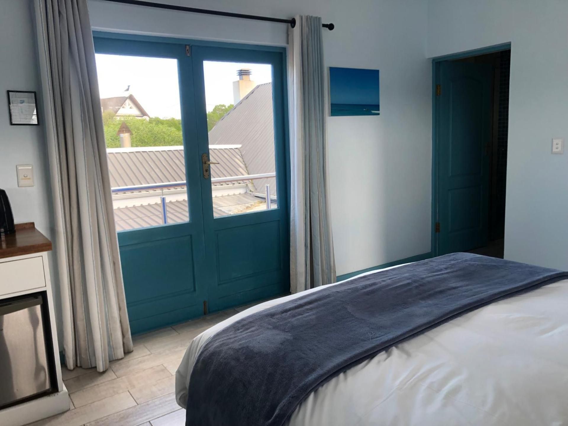 BlueSky Guest House Arniston Deluxe Queen Room 2