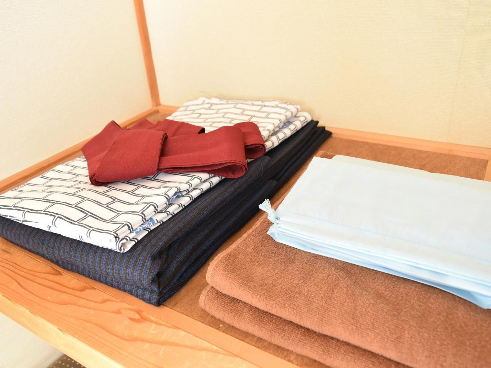 Standard Twin Room with Mountain View