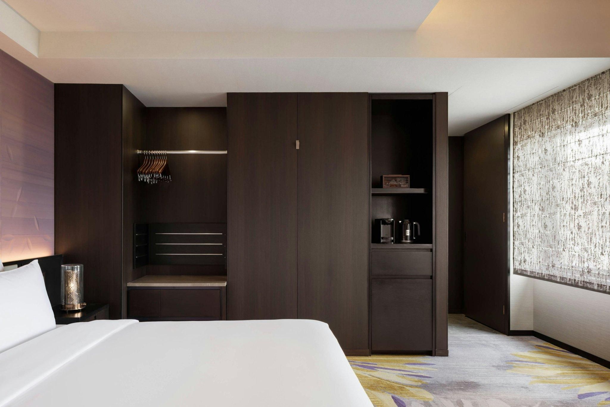 Premium Wide King, Guest Room, 1 King, High Floor
