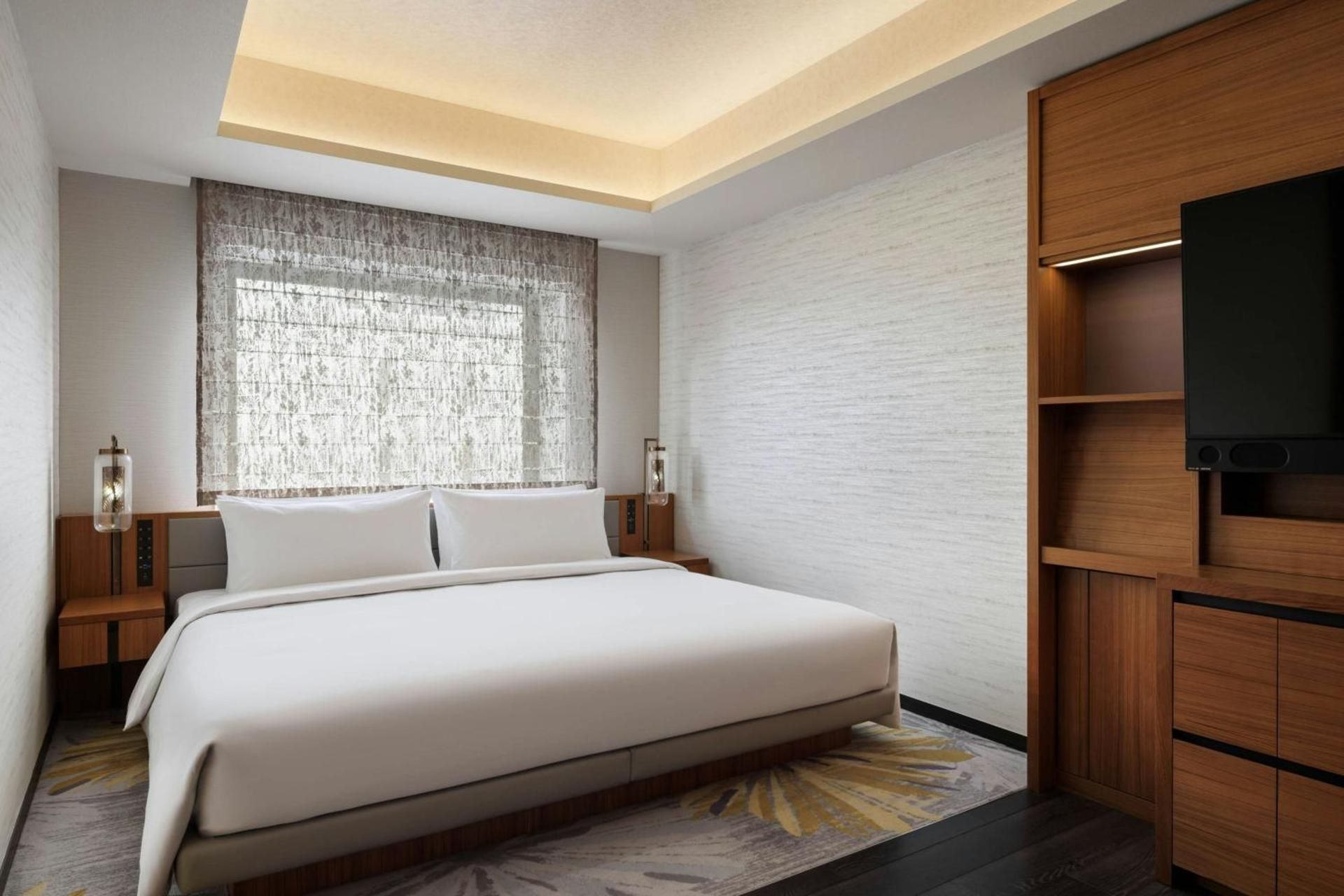 Larger King Room - High Floor