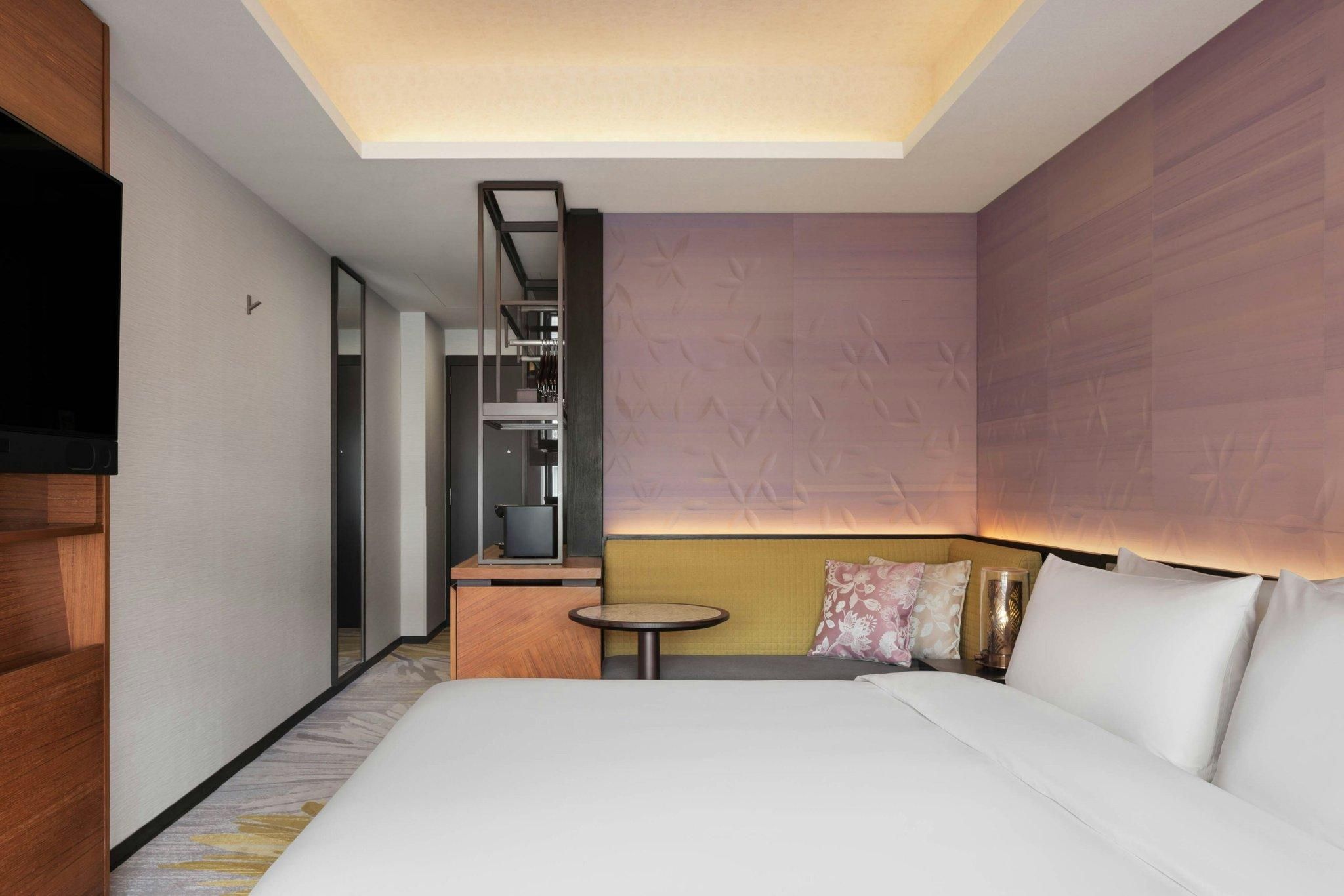Wide King, Guest Room, 1 King, High Floor