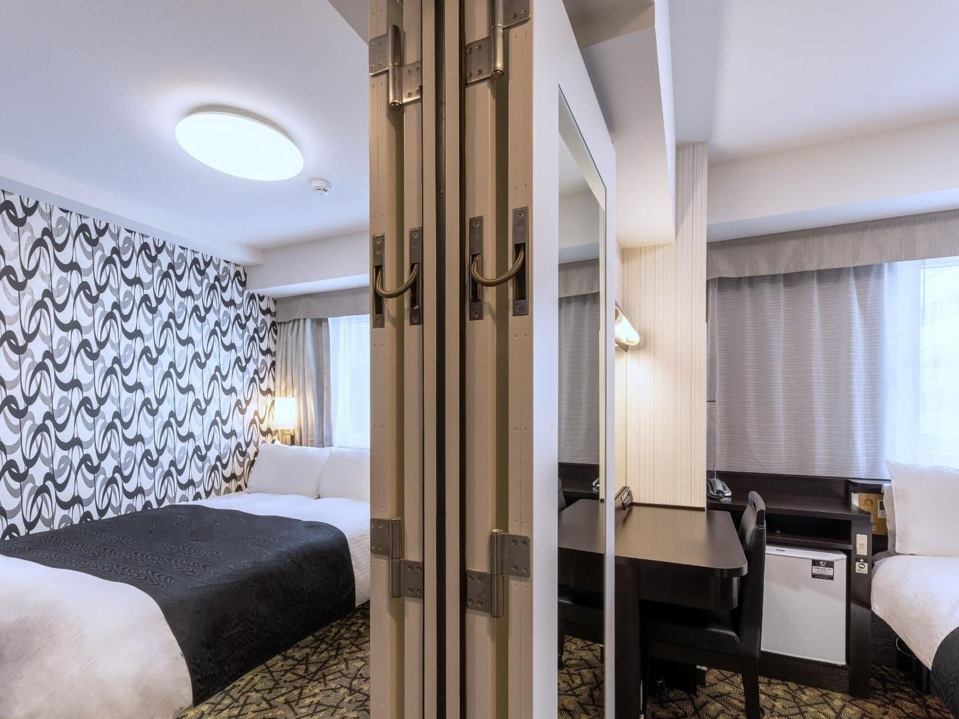 Connecting Rooms (4 Adults) - Non-Smoking