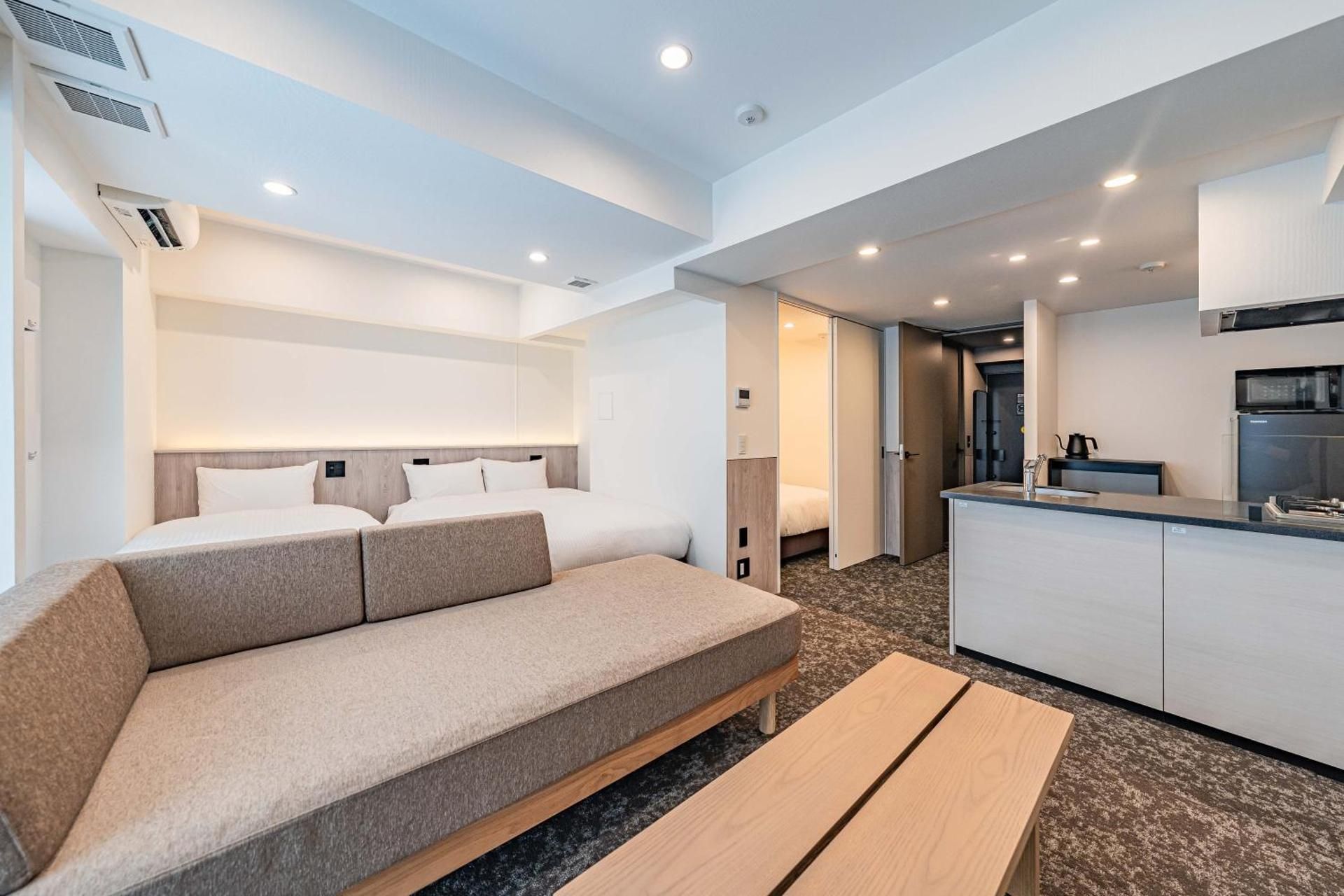Deluxe Family Room With Washing Machine