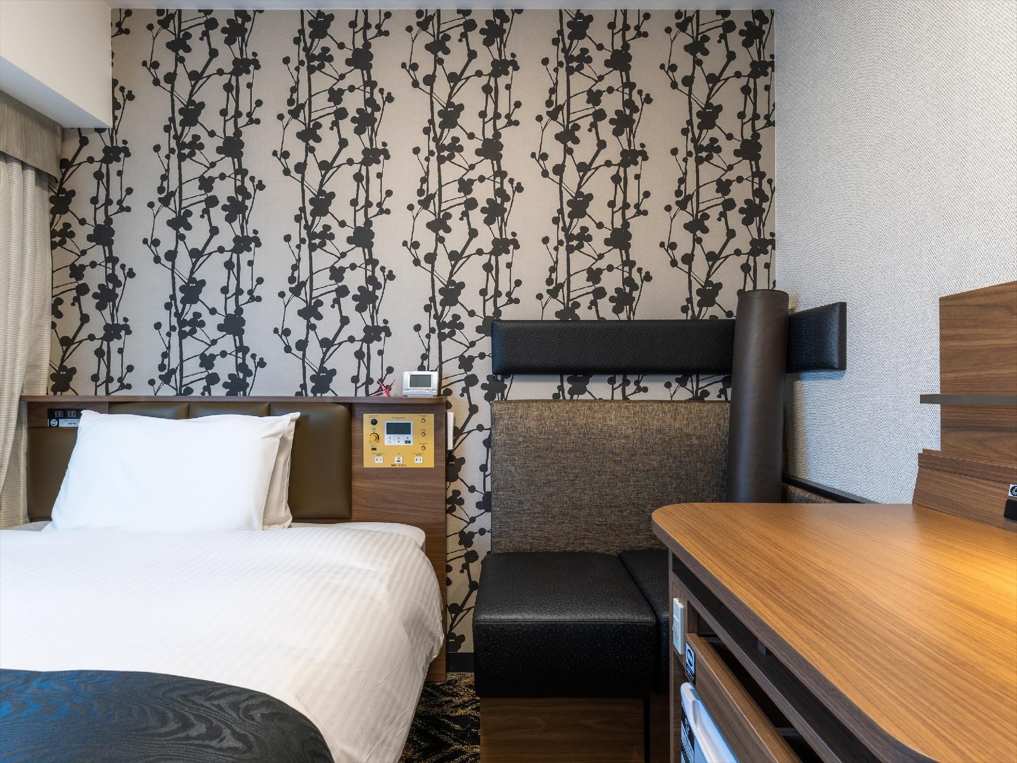 Cozy Room for 1 Adult - Non-Smoking