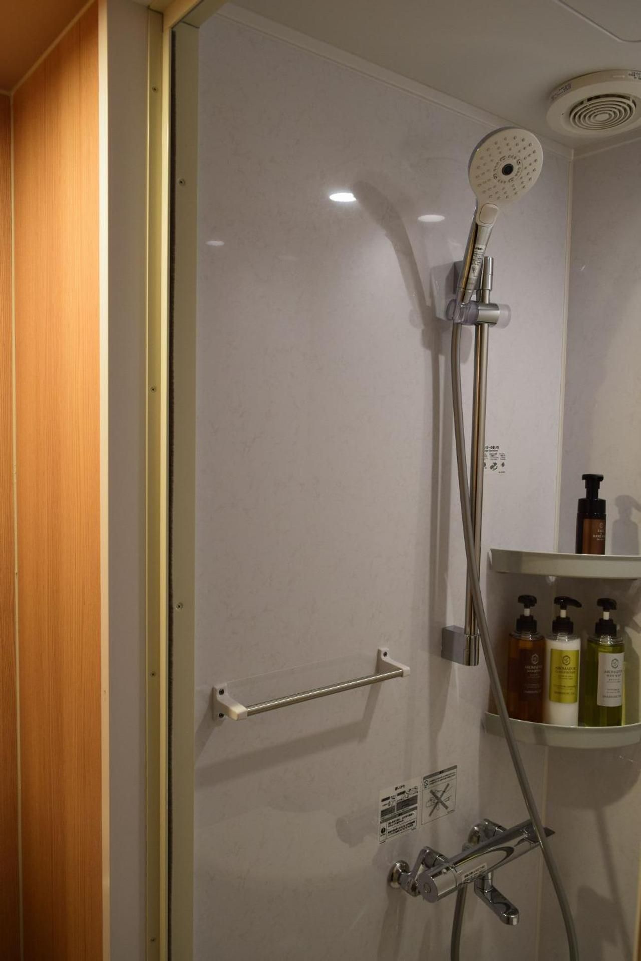 Single Room with Shower - Smoking