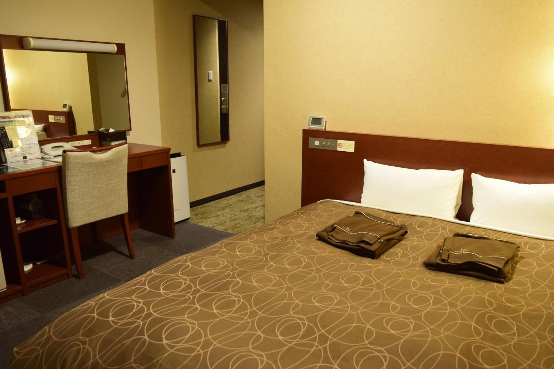 Double Room with Bath - Non-Smoking