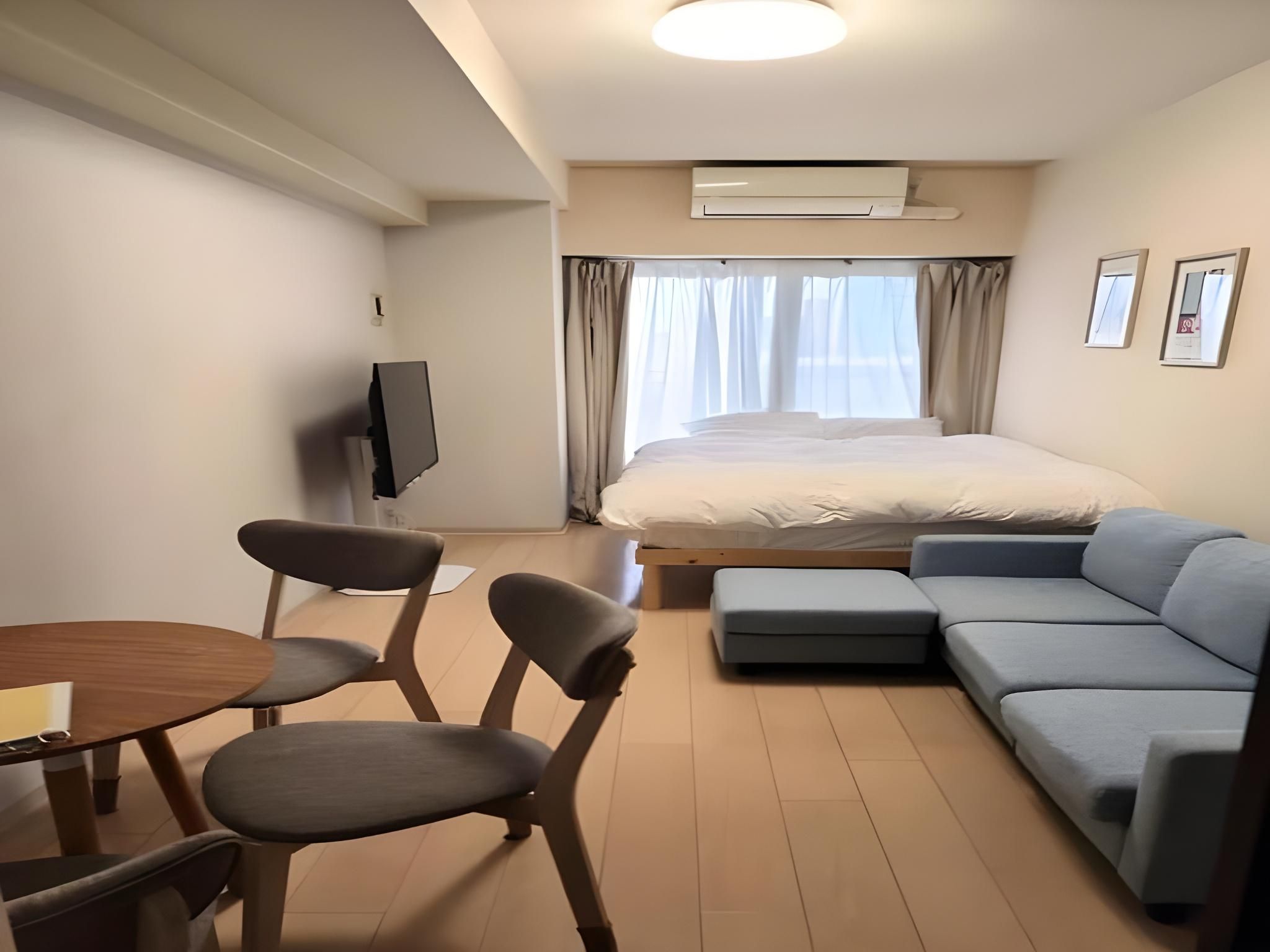 Family Room 1