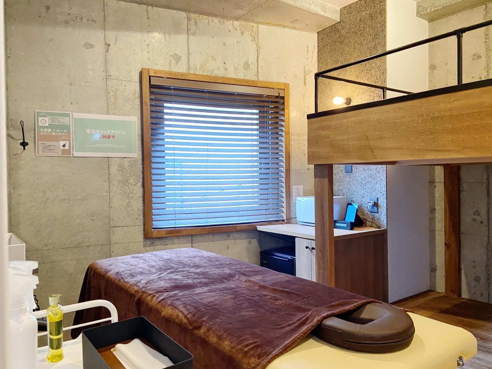 Economy Room with Massage Bed - Special Discount - Check-in from 22:00 Check-out by 9:00 (Check-in time cannot be changed) - No Cleaning for Consecutive Night Stays