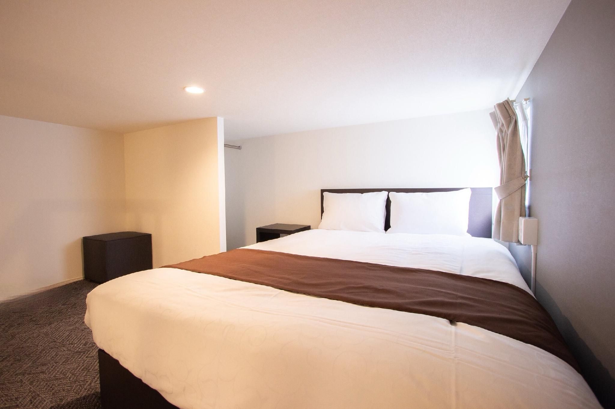 One Bedroom Queen Suite