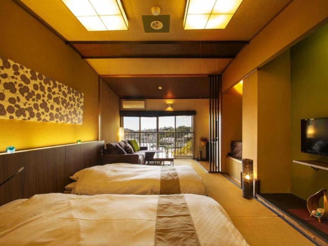 Japanese-Style Room with Ocean View (8 Tatami Mats + Twin Beds)