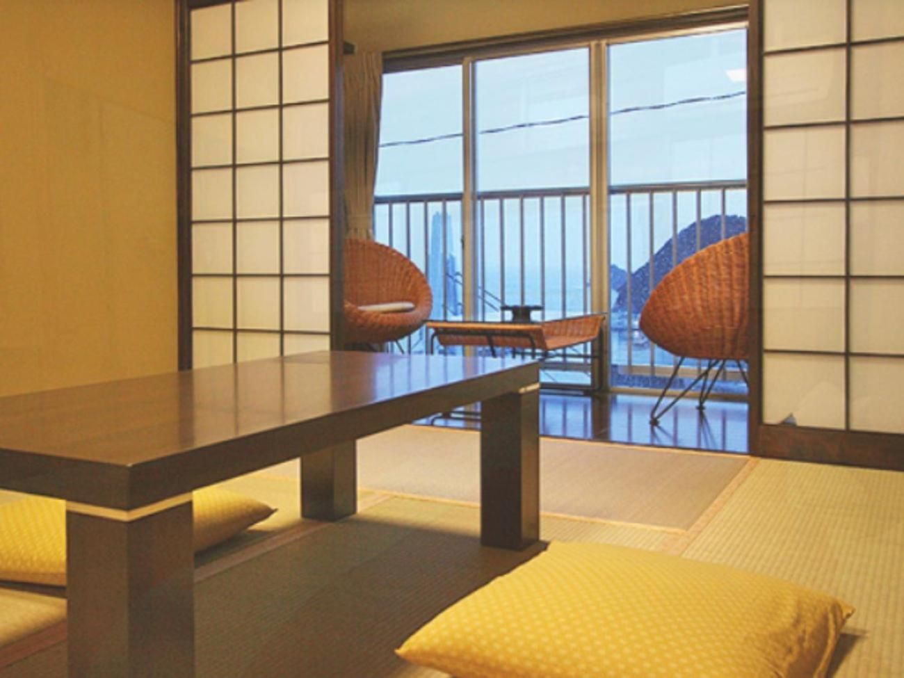 Japanese-Style Room with Ocean View (8 Tatami Mats + Twin Beds)