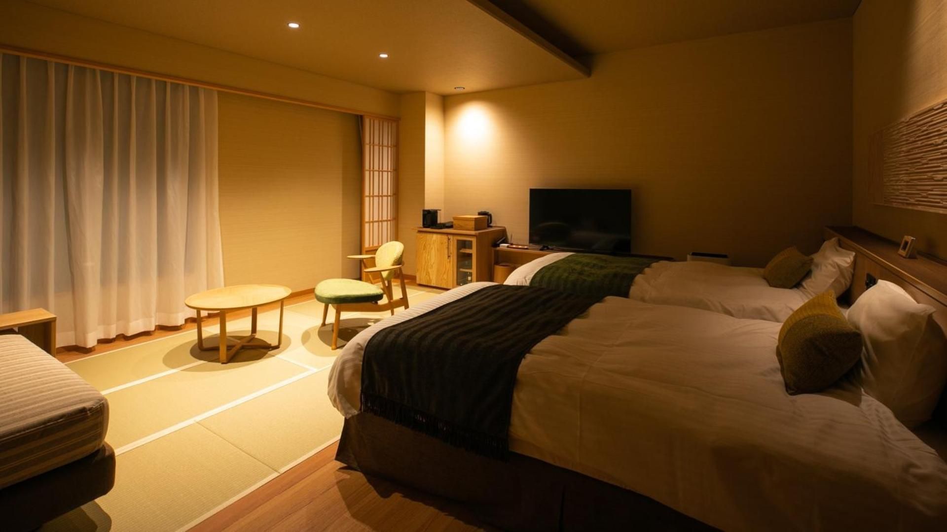 Premium Twin Room with Tatami Area and Shower - Non-Smoking