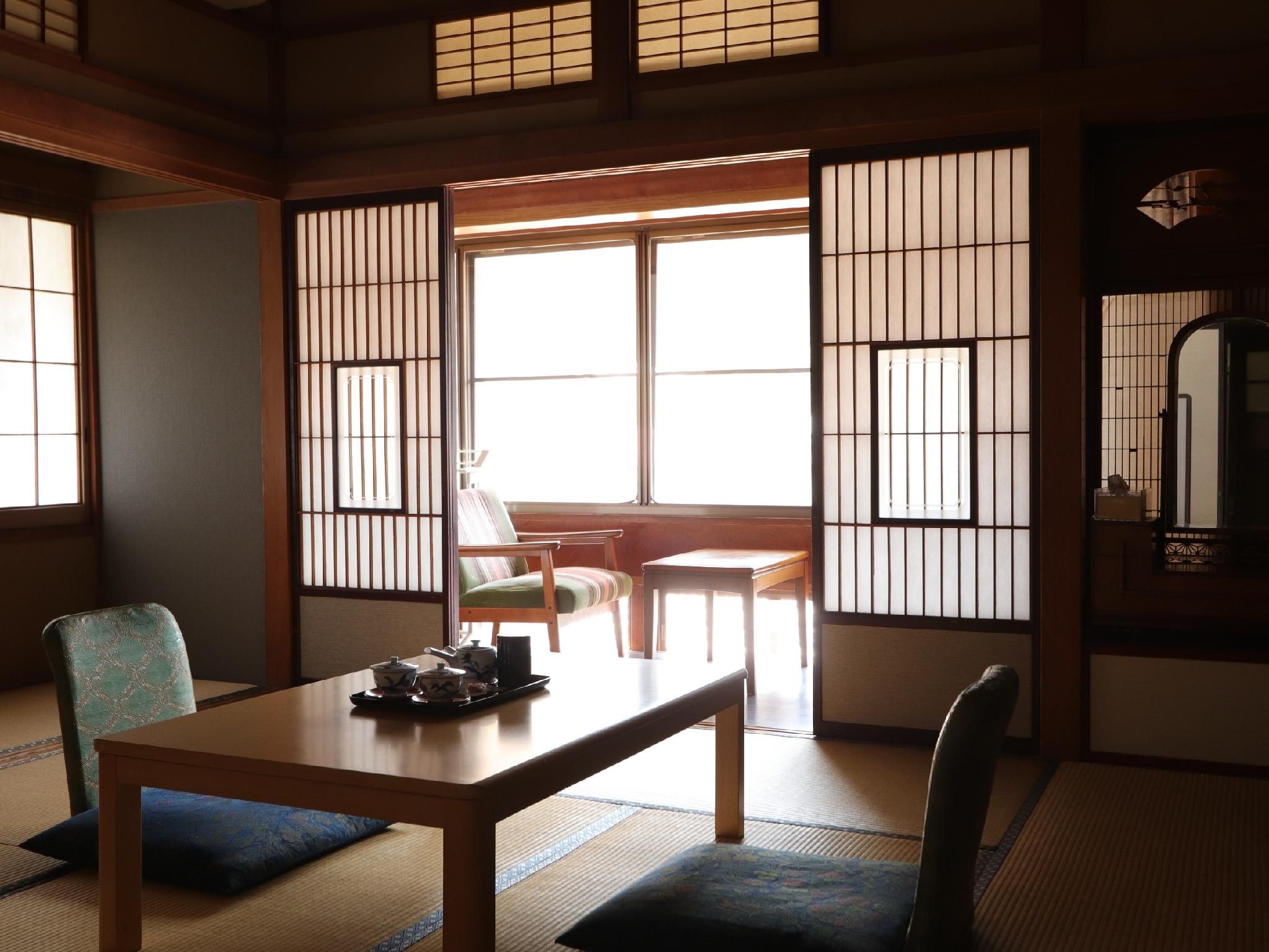 Japanese-Style Room